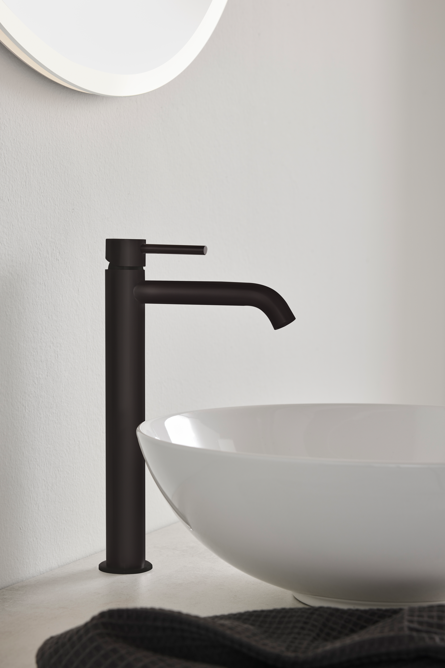 TVÄTTSTÄLLSBLANDARE HAFA WIND HÖG SVART