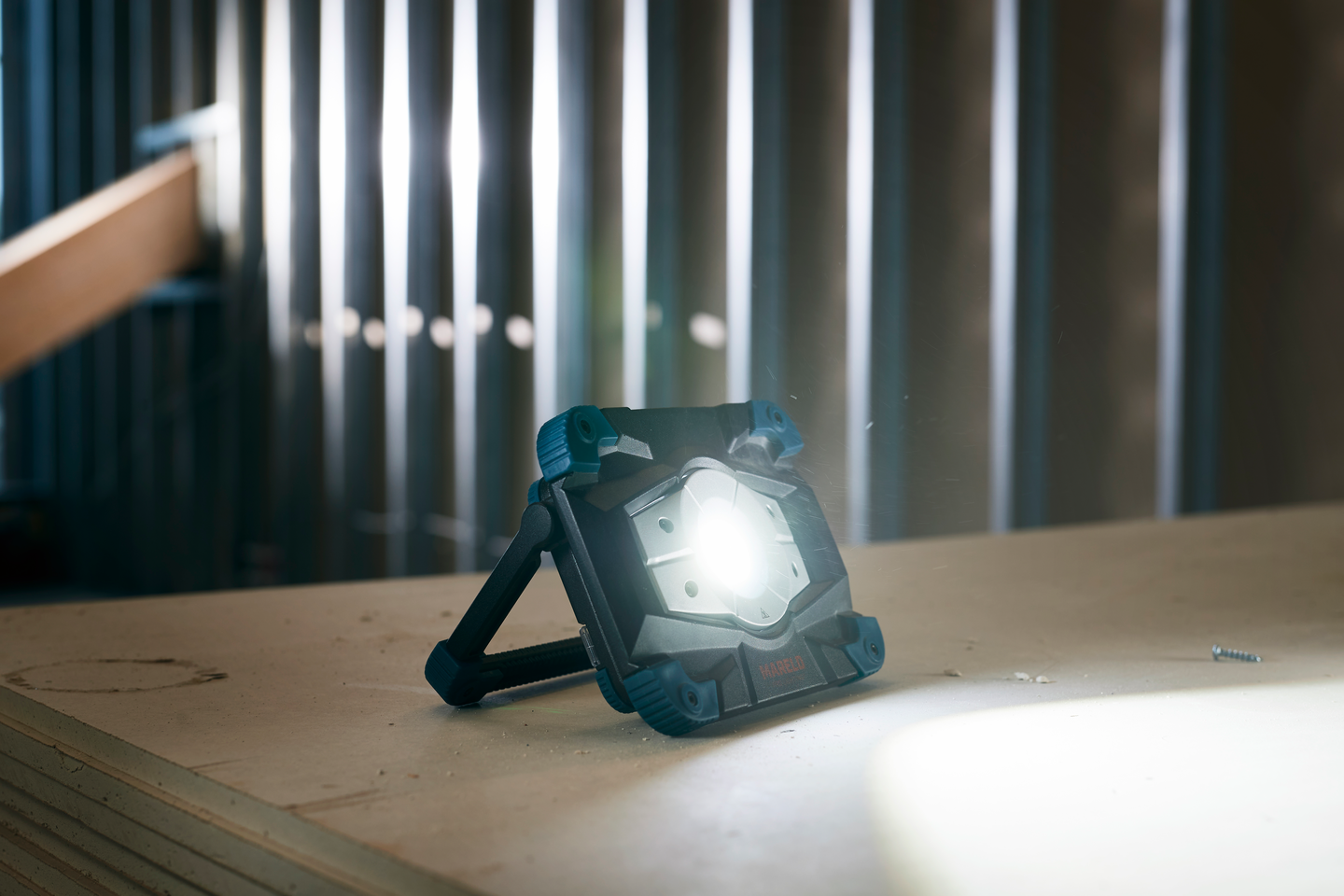 ARBETSLAMPA FLASH MARELD 3000 RE WR TRÅDLÖS LADDNING