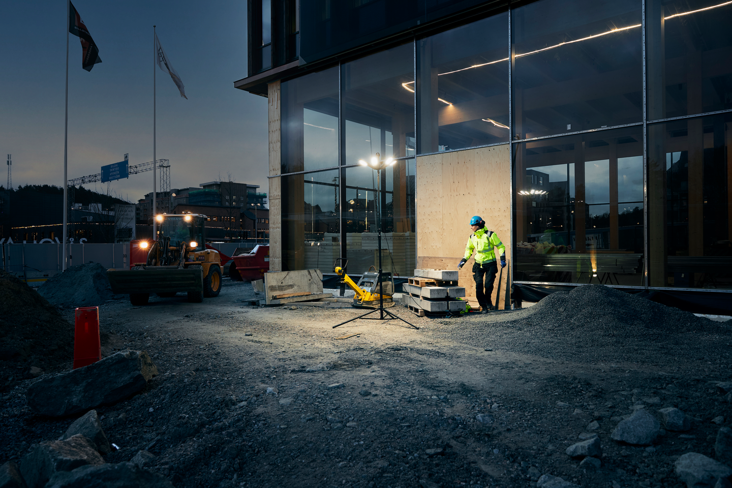 ARBETSLAMPA STARBURST 16000 MA RELD