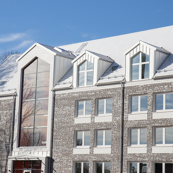 TAKPANNA BENDERS LERTEGEL BENDER PIANO, PLATT ENGOBERAD PÄRLVIT