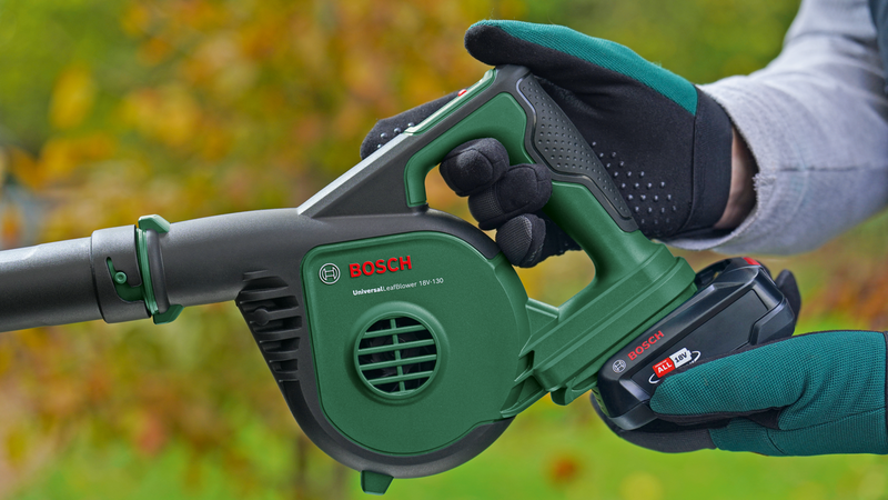 Akkulehtipuhallin Bosch Universal LeafBlower 18V-130 Solo