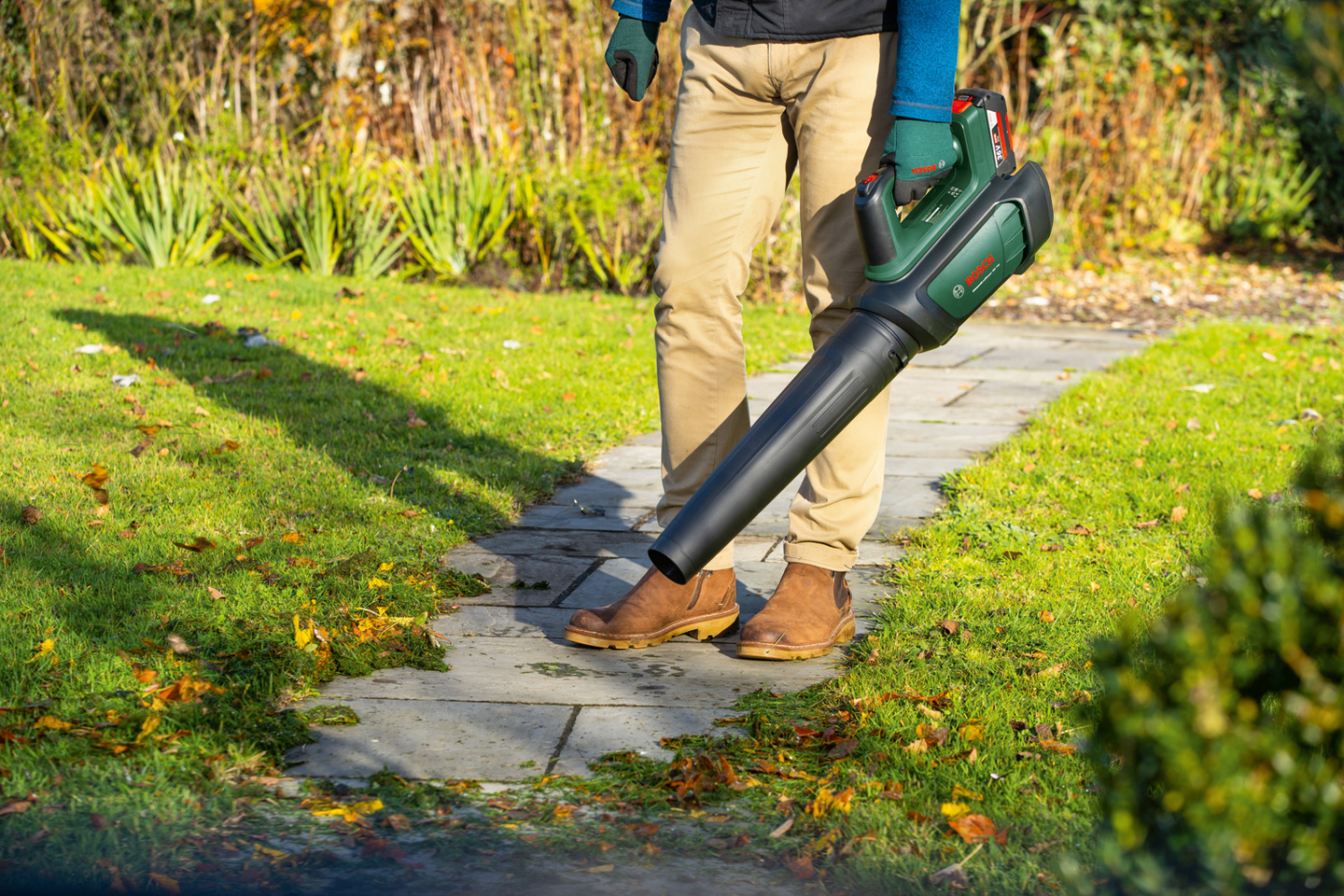 Akkulehtipuhallin Bosch AdvancedLeafBlower 36V-750 Solo