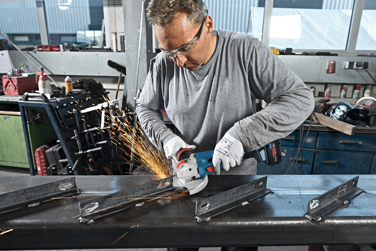 Akkukulmahiomakone Bosch GWX 18V-15 C Solo L-Boxx