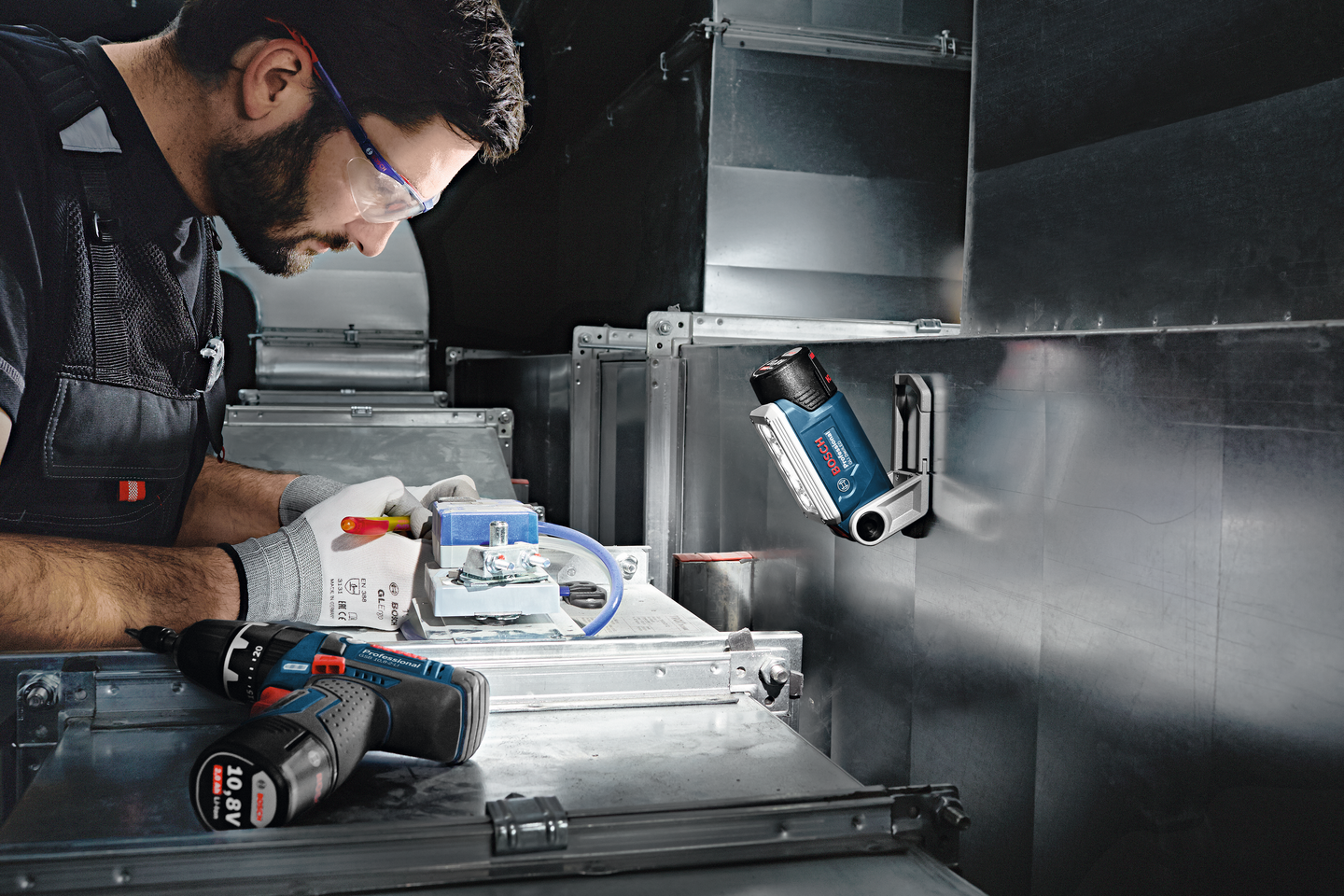 LAMPA BOSCH GLI 12V-330 SOLO