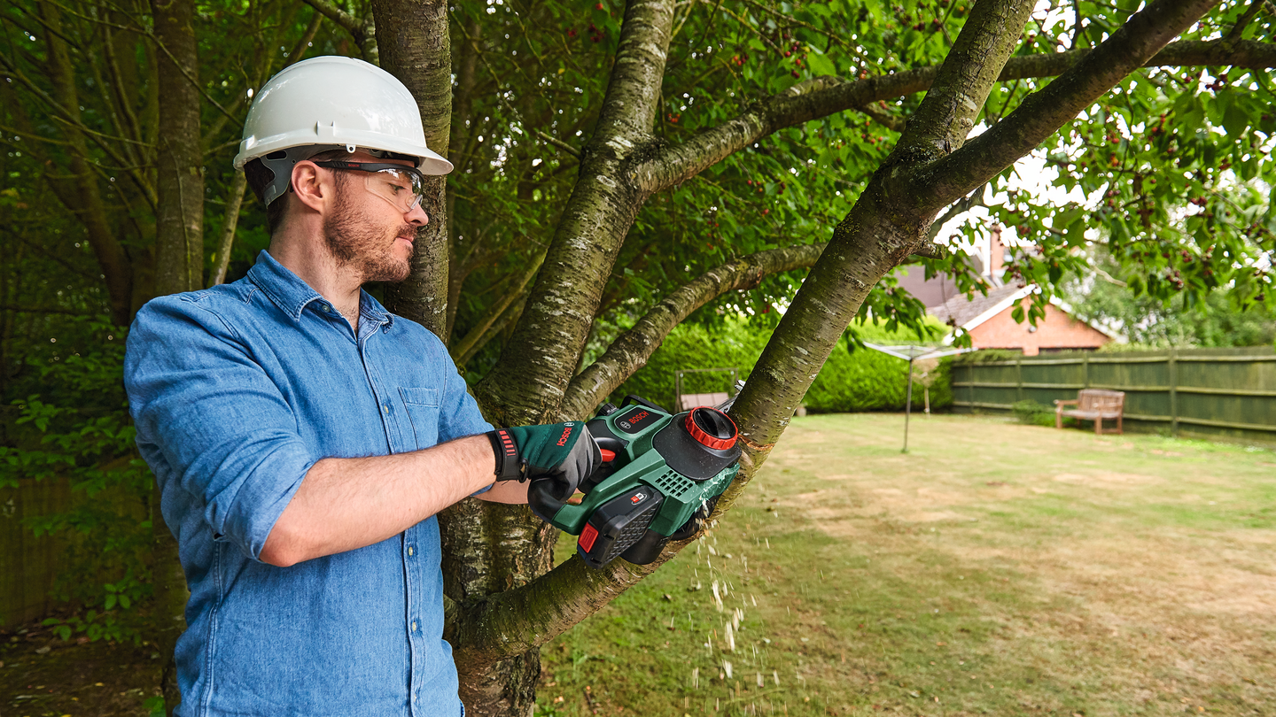 Akkuketjusaha Bosch Universal chain 18 solo