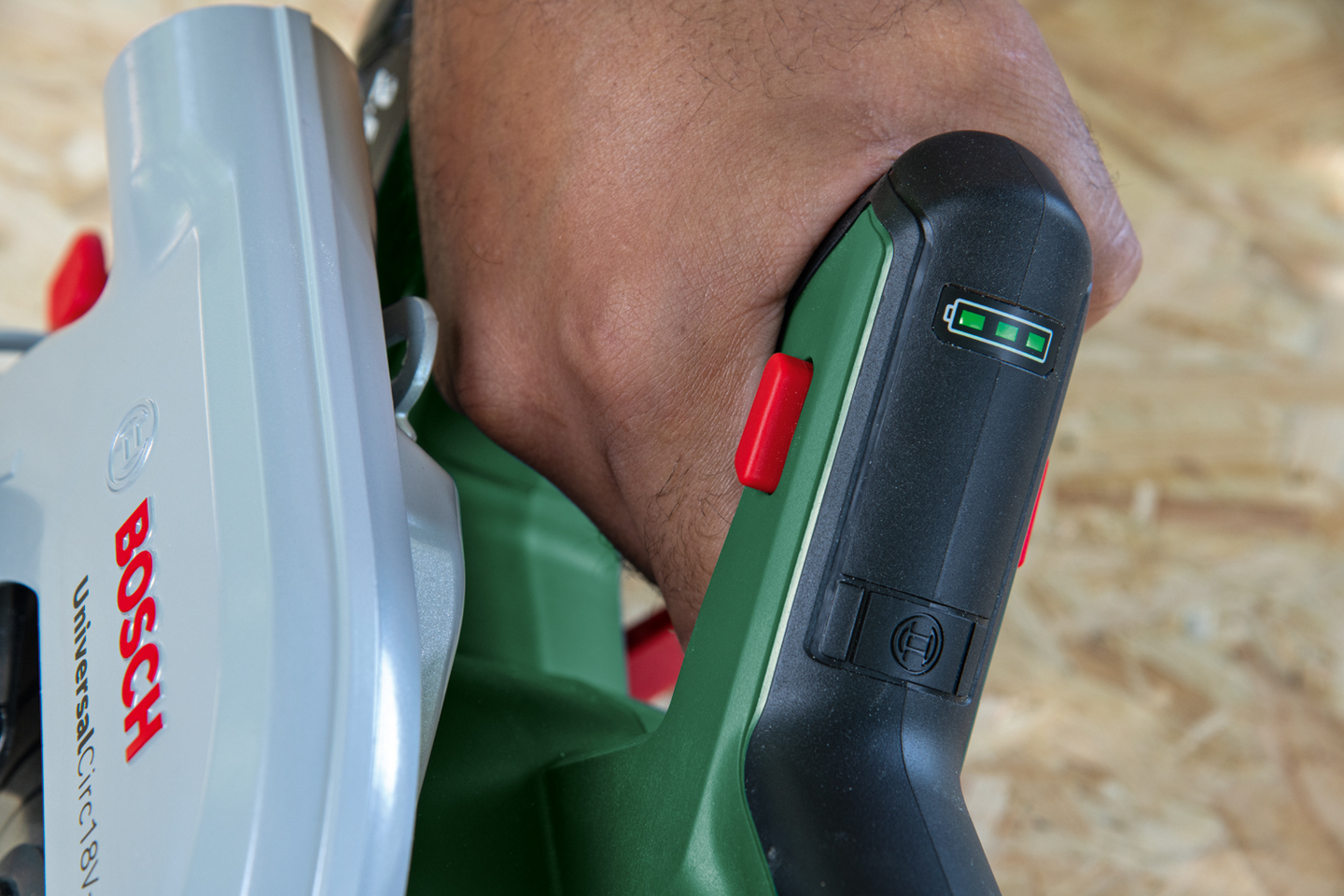 Akkupyörösaha Bosch UniversalCirc 18V-53 1x2,5 Ah