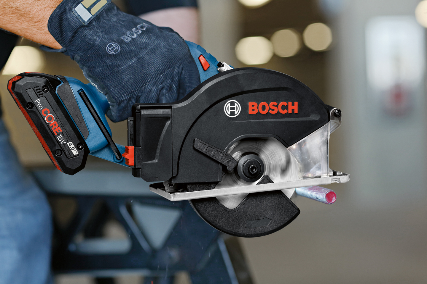 Akkumetallipyörösaha Bosch GKM 18V-50 Solo
