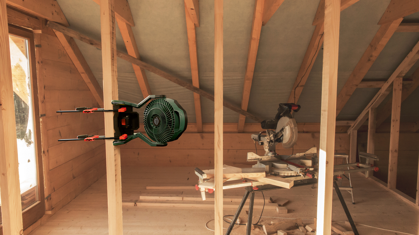 Akkupuhallin Bosch UniversalFan 18V-1000 1x2,0Ah