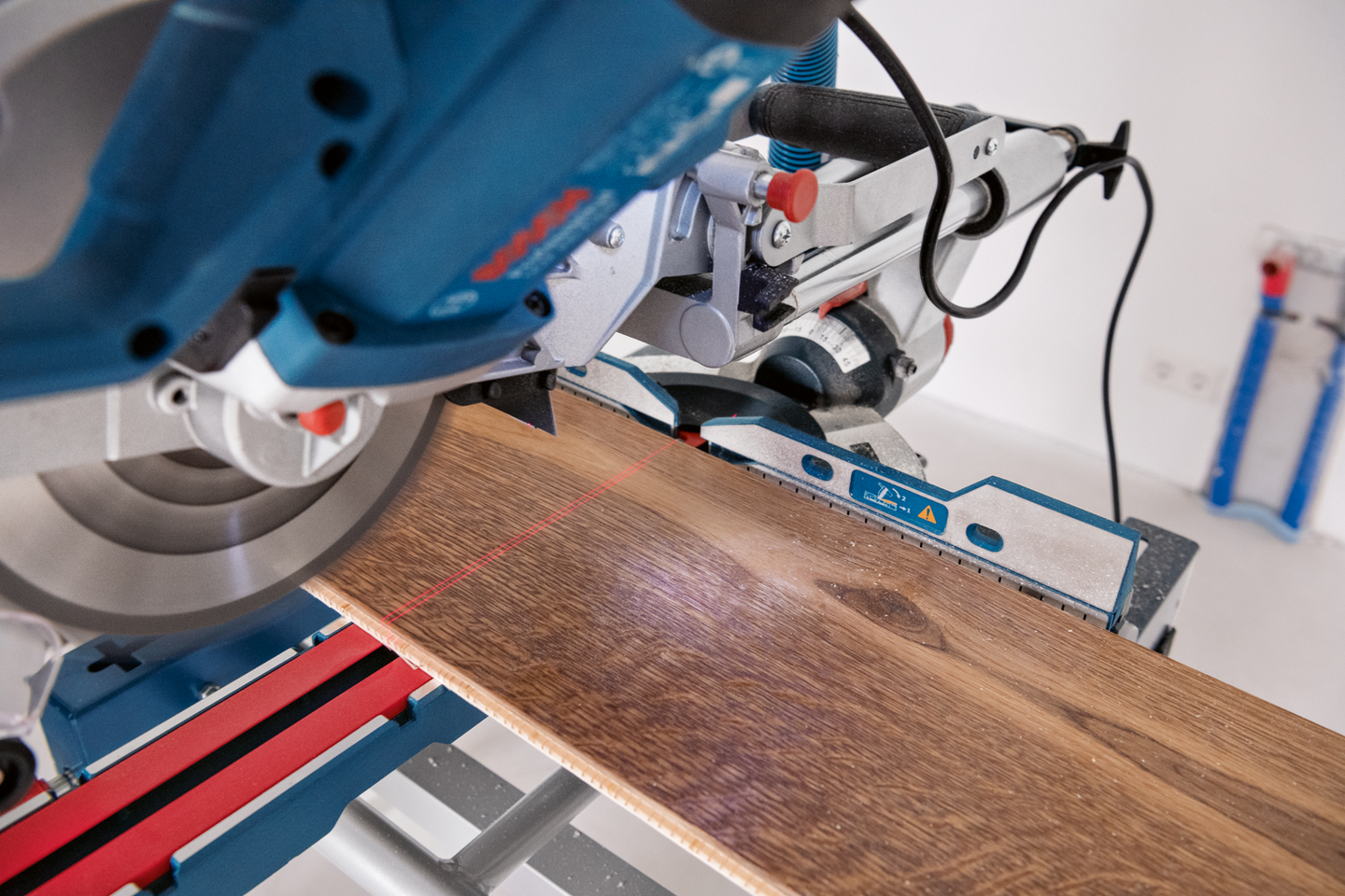 KAP-/GERINGSSÅG BOSCH GCM 305-216 D