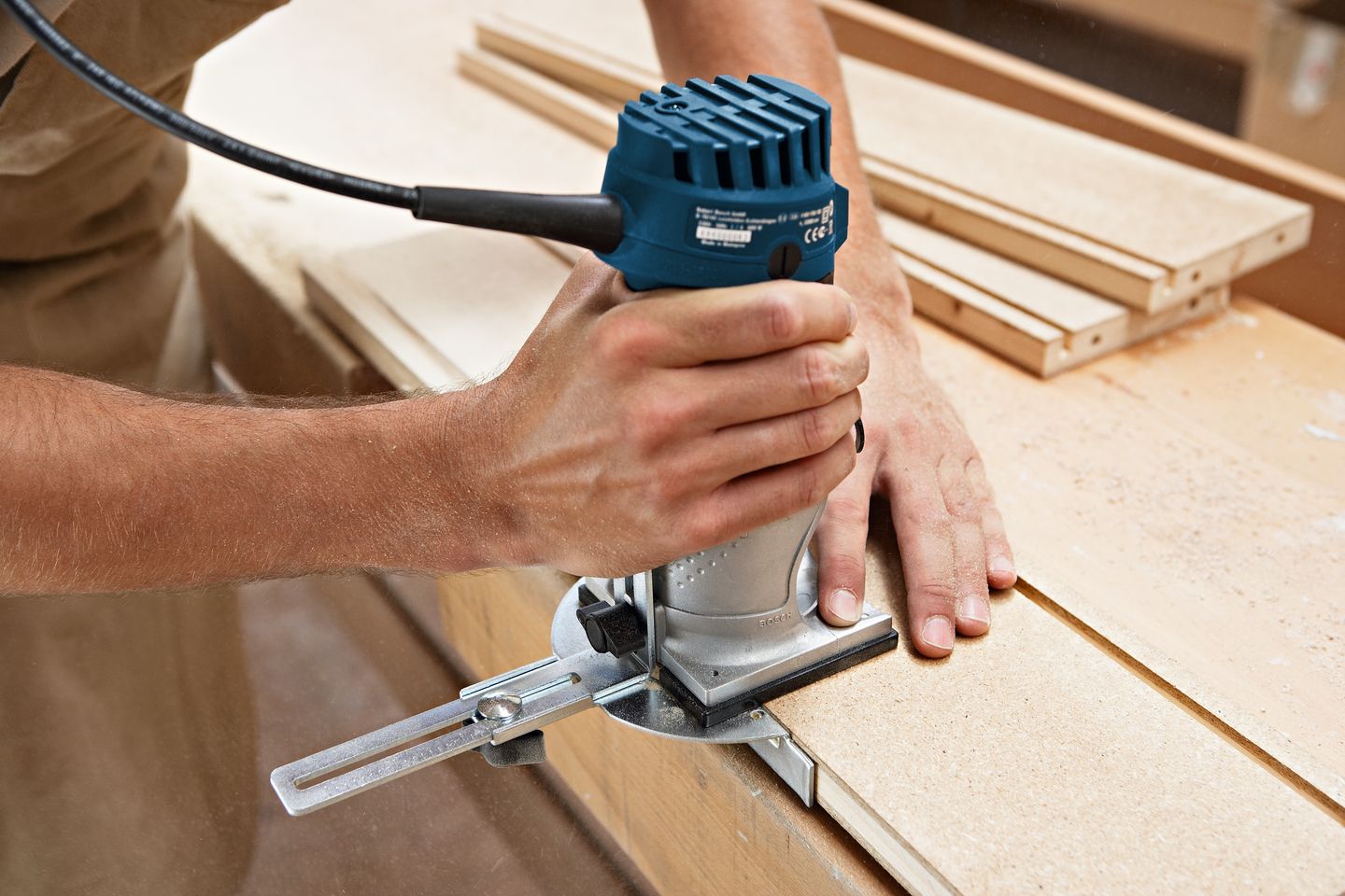 KANTFRÄS BOSCH GKF 600