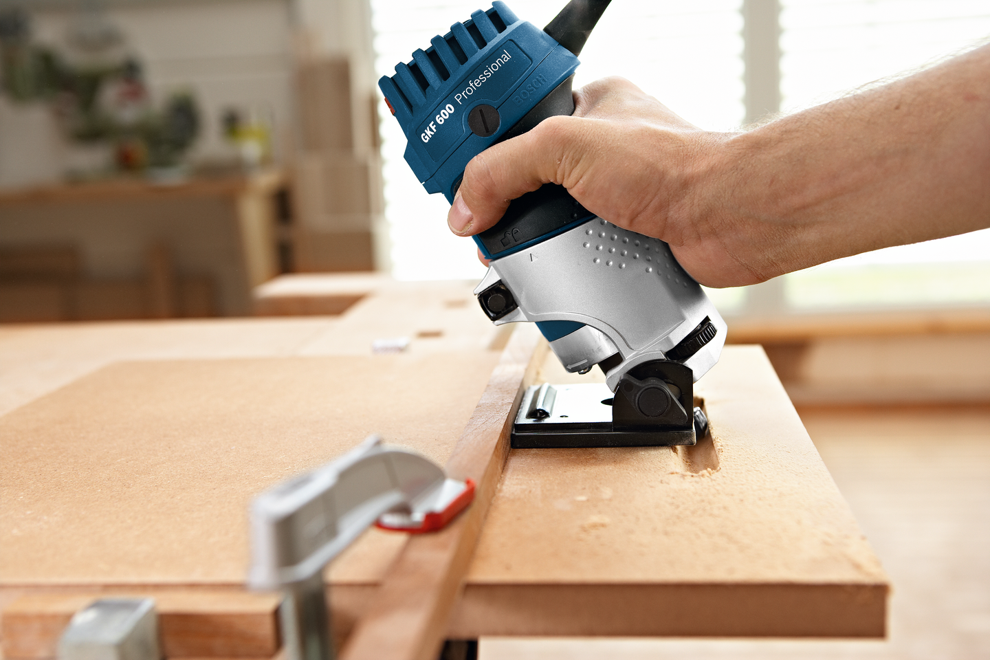 KANTFRÄS BOSCH GKF 600