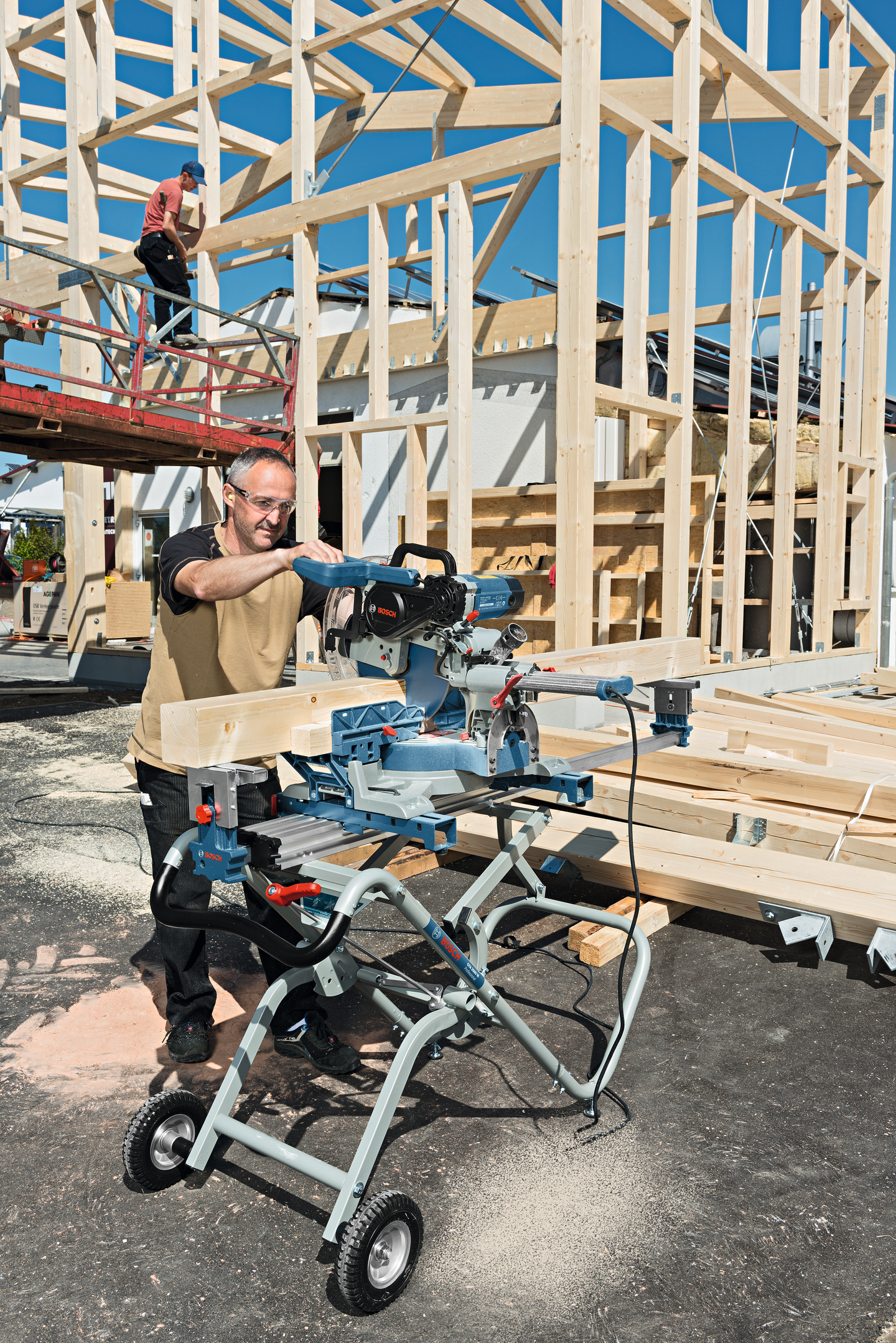 KAP-/GERINGSSÅG BOSCH GCM 12 SDE UTDRAGBAR