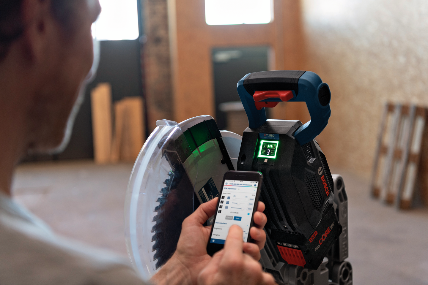 KAP-/GERINGSSÅG BOSCH GCM 18V-305 GDC SOLO