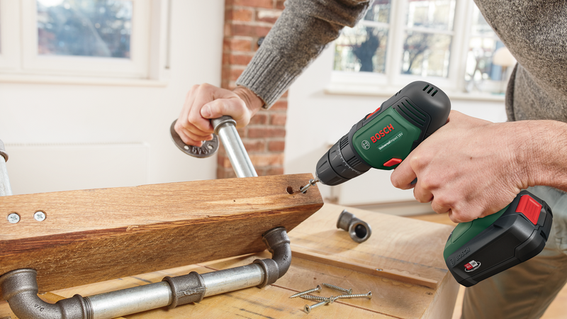 Akkuiskuporakone Bosch UniversalImpact 18V 1,5Ah 2,5Ah Systembox 46 osaa