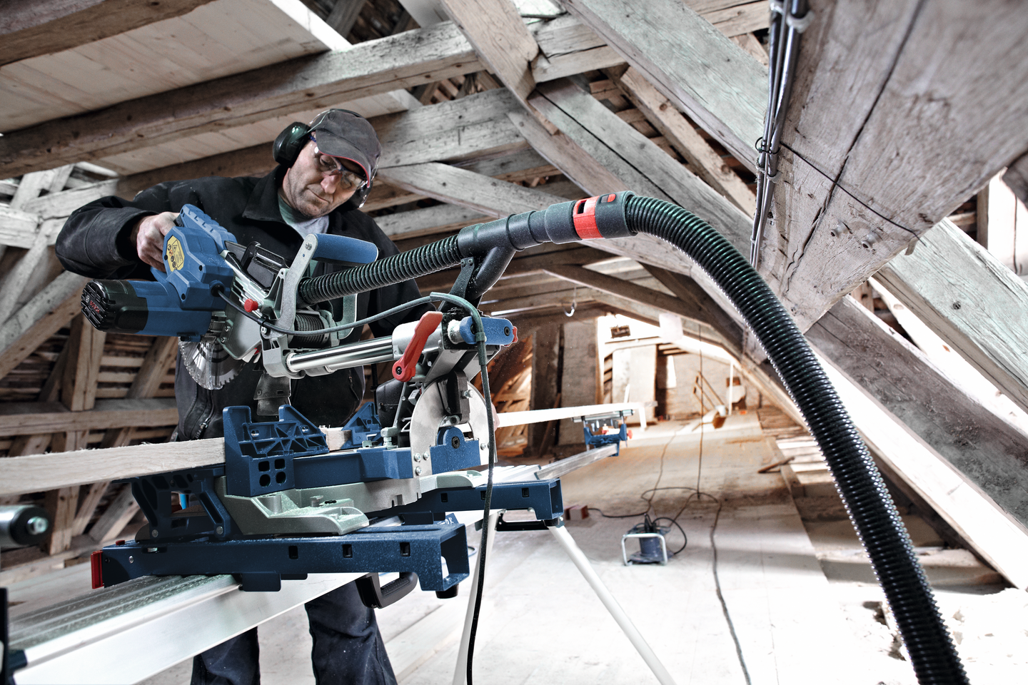 KAP-/GERINGSSÅG BOSCH GCM 8 SJL UTDRAGBAR