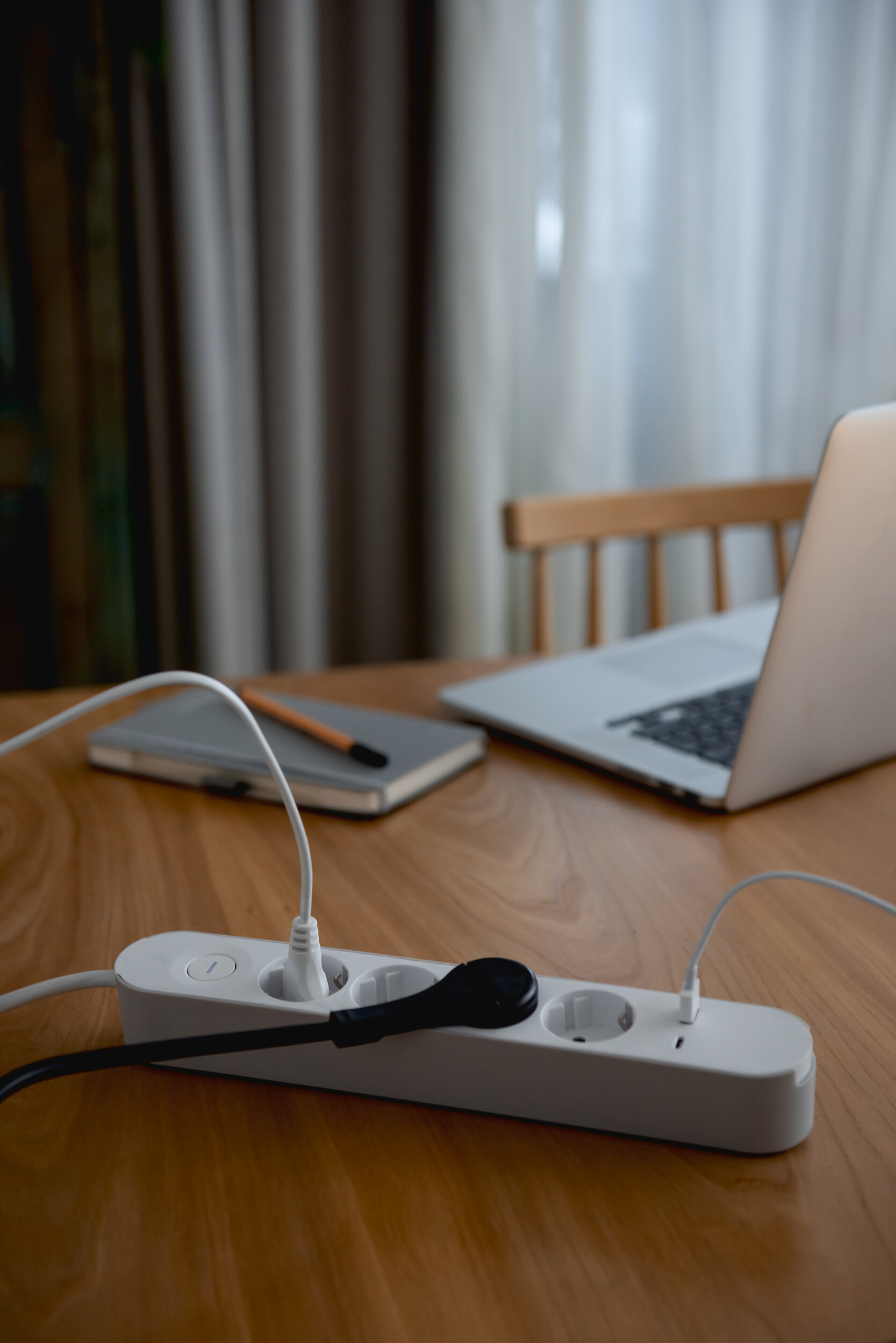 Jatkojohto Trend 2usb 1,4m 4-os. valkoinen