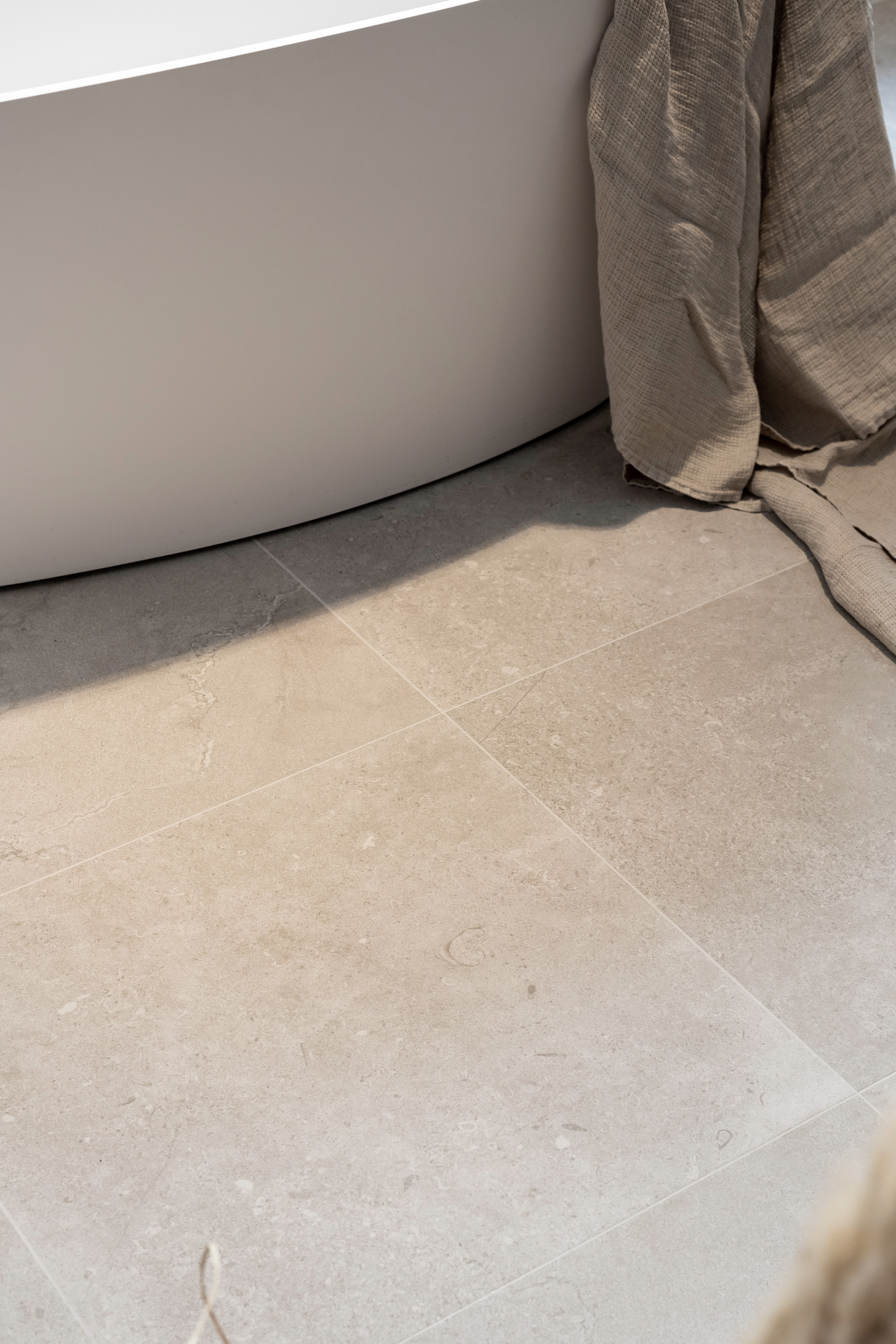 KLINKER N/A HEMSE GRÅ SÅGAD 60X60, HELKRT 1,42m2/pkt 4st/krt