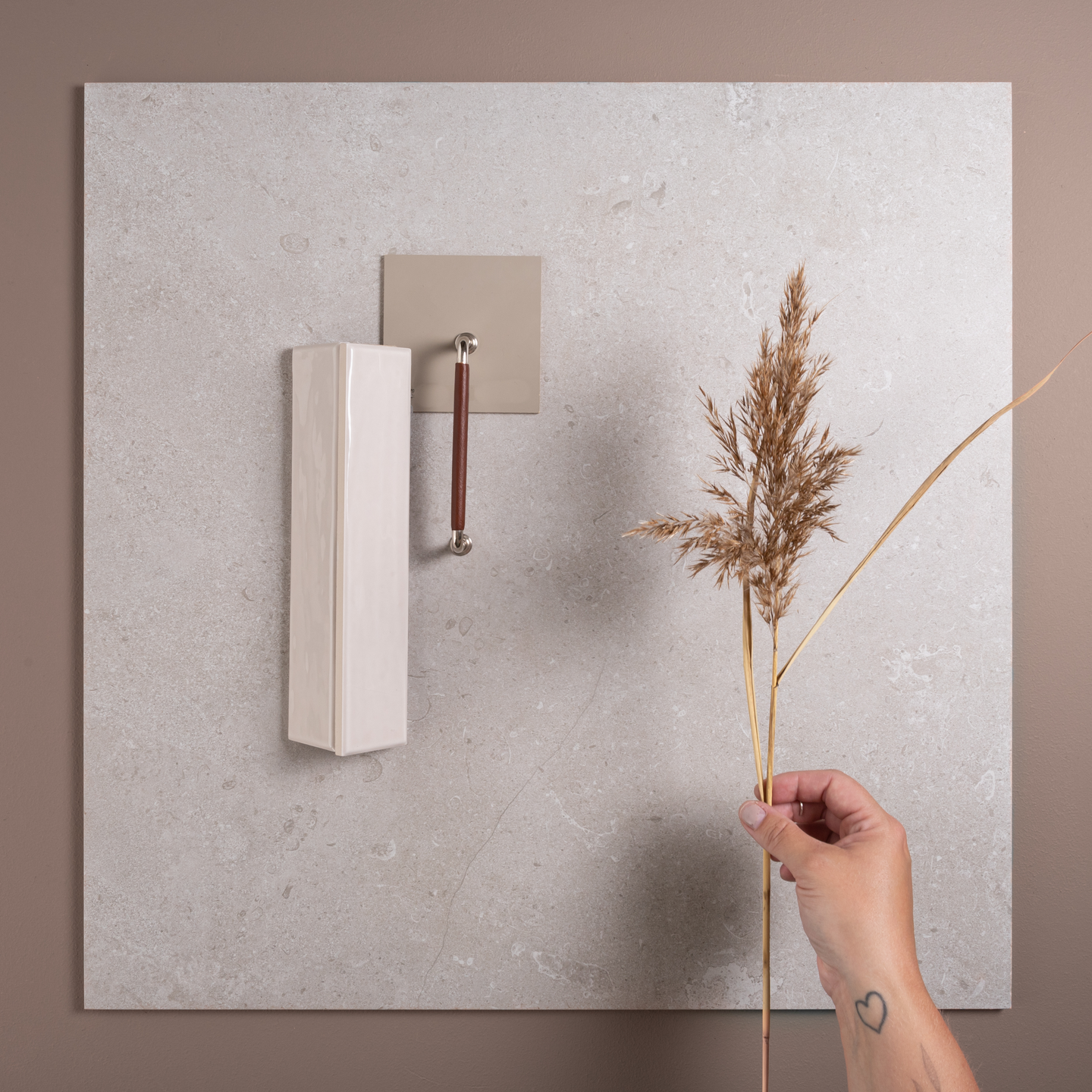 KLINKER N/A HEMSE GRÅ SÅGAD 60X60, HELKRT 1,42m2/pkt 4st/krt