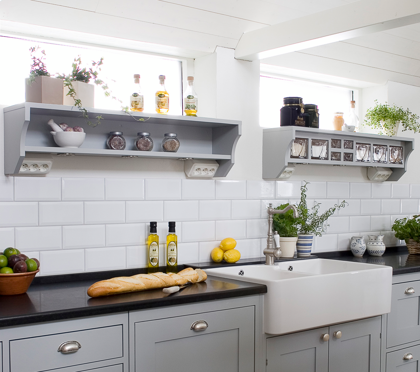 KAKEL TETI VIT FASAD 10X20 50ST/M² 50ST/KRT 1M²/FP