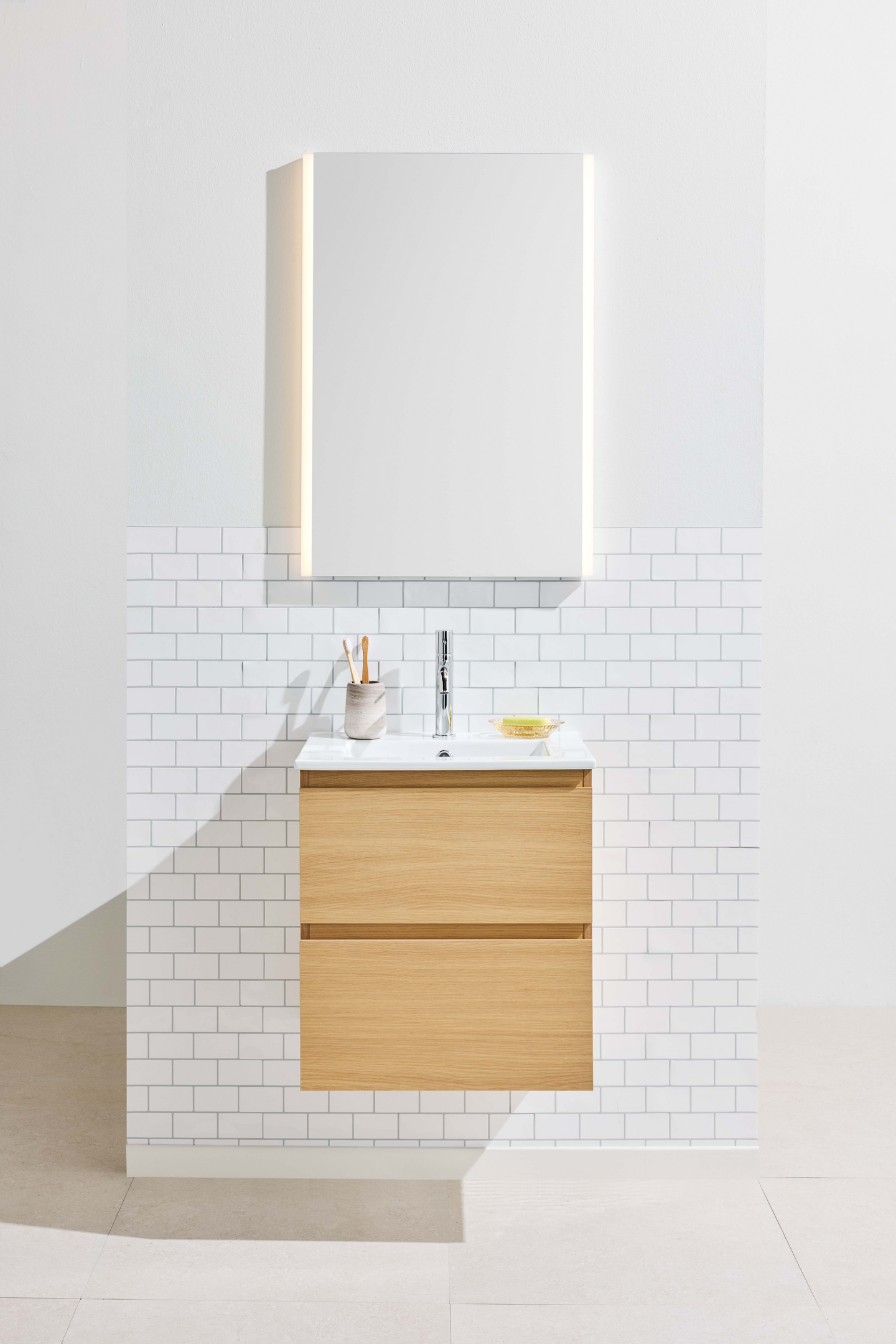 TVÄTTSTÄLLSSKÅP NORO VEGA 500 LJUS EK MED TVÄTTSTÄLL