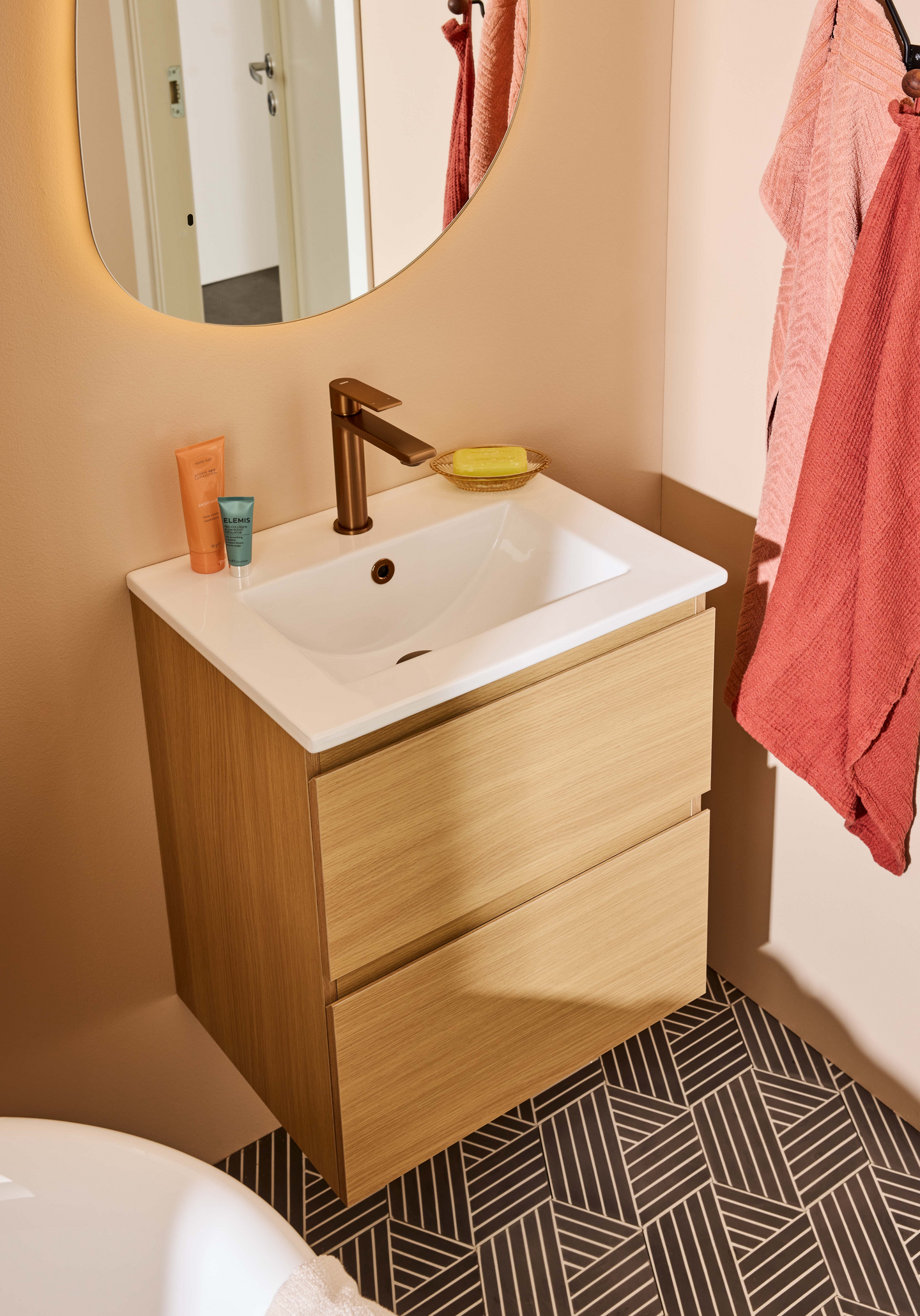 TVÄTTSTÄLLSSKÅP NORO VEGA 500 LJUS EK MED TVÄTTSTÄLL