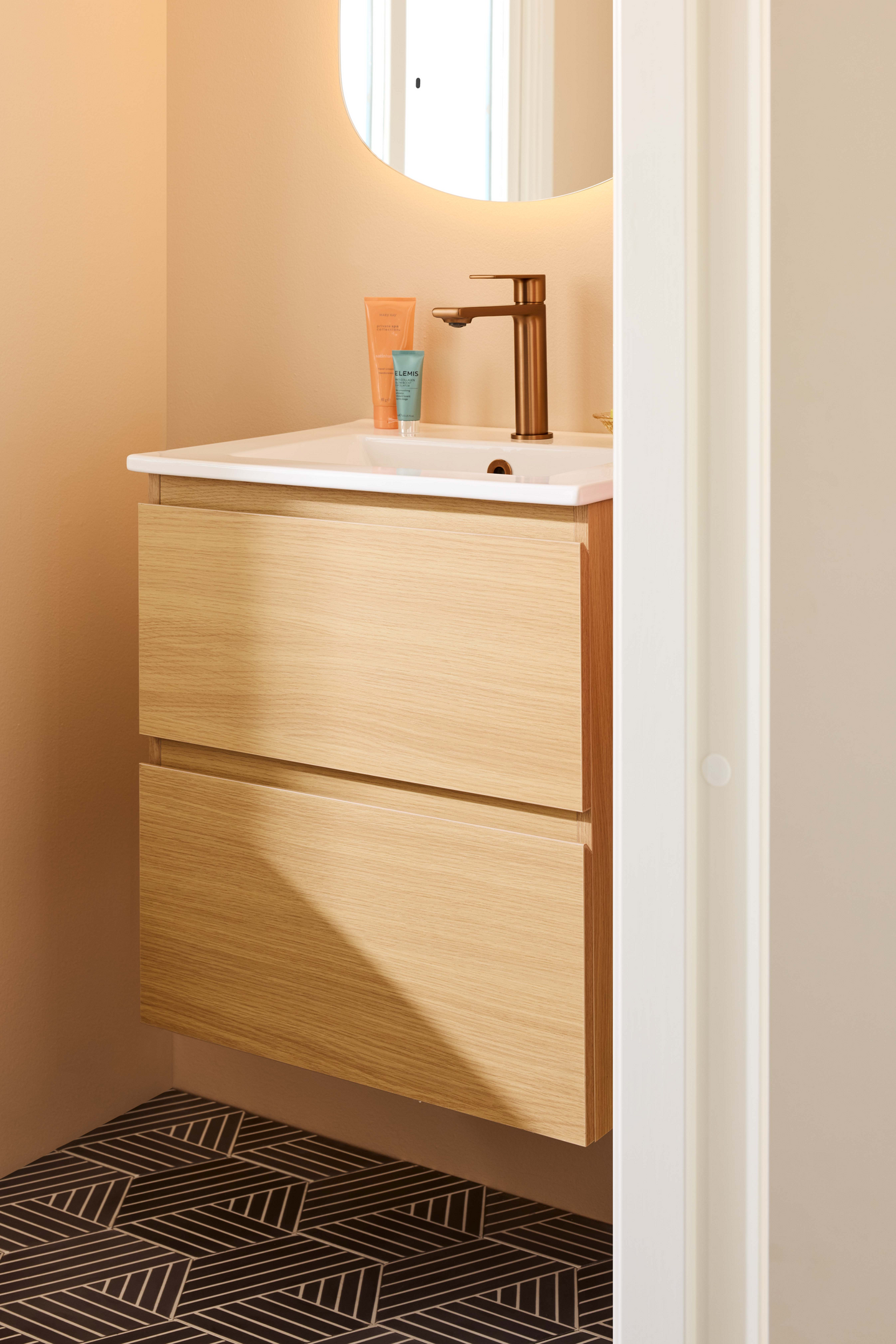 TVÄTTSTÄLLSSKÅP NORO VEGA 500 LJUS EK MED TVÄTTSTÄLL