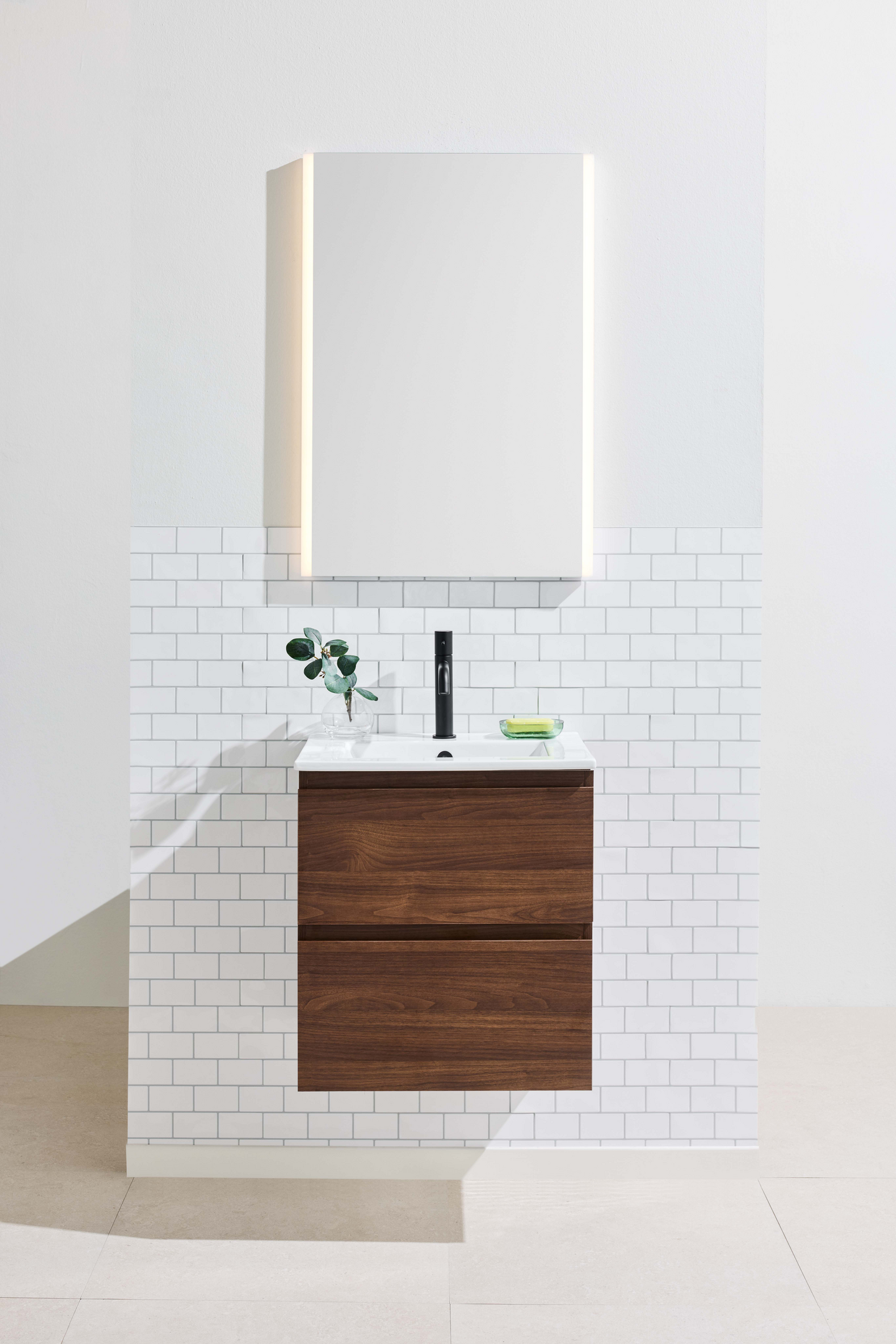 TVÄTTSTÄLLSSKÅP NORO VEGA 500 VALNÖT MED TVÄTTSTÄLL