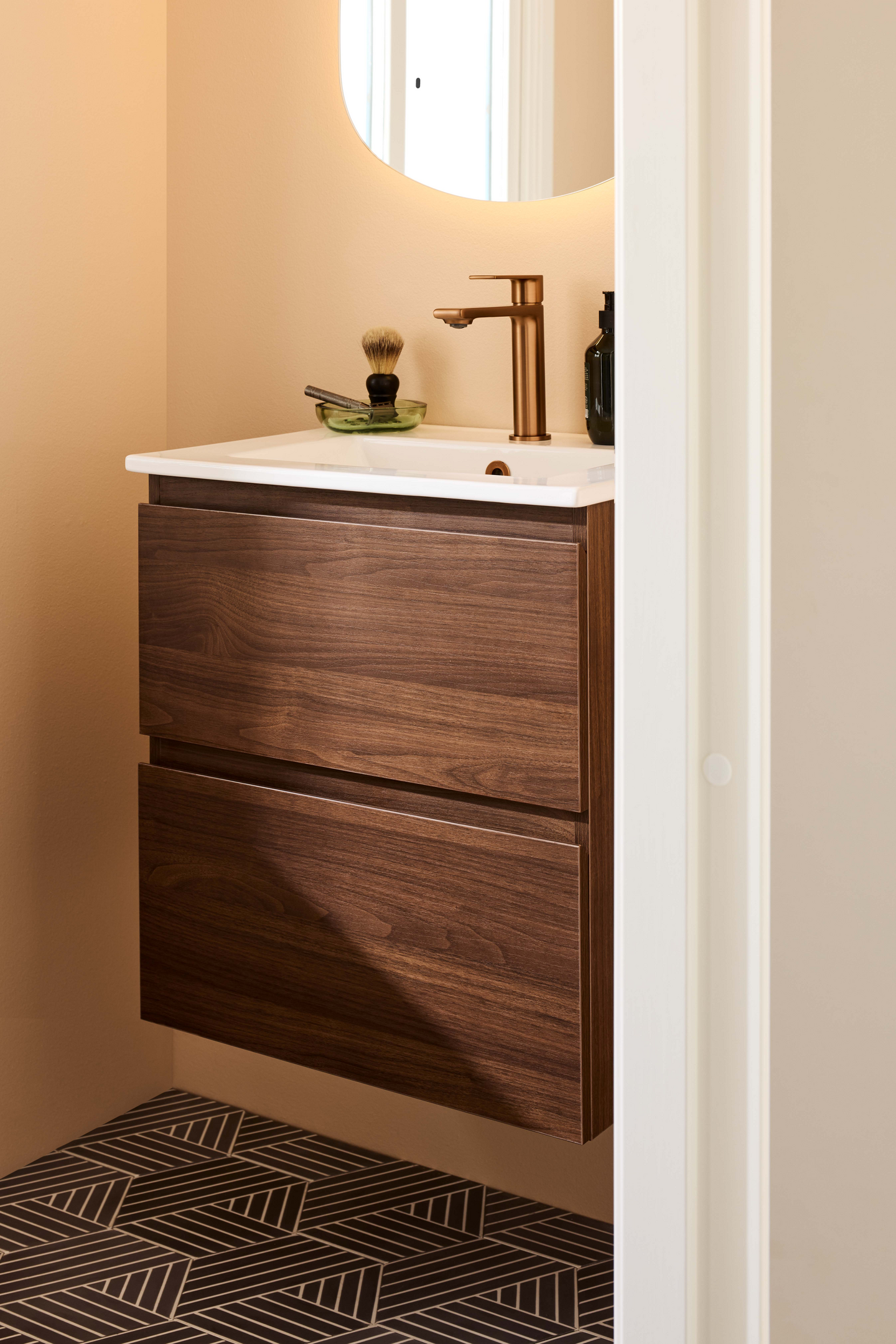 TVÄTTSTÄLLSSKÅP NORO VEGA 500 VALNÖT MED TVÄTTSTÄLL