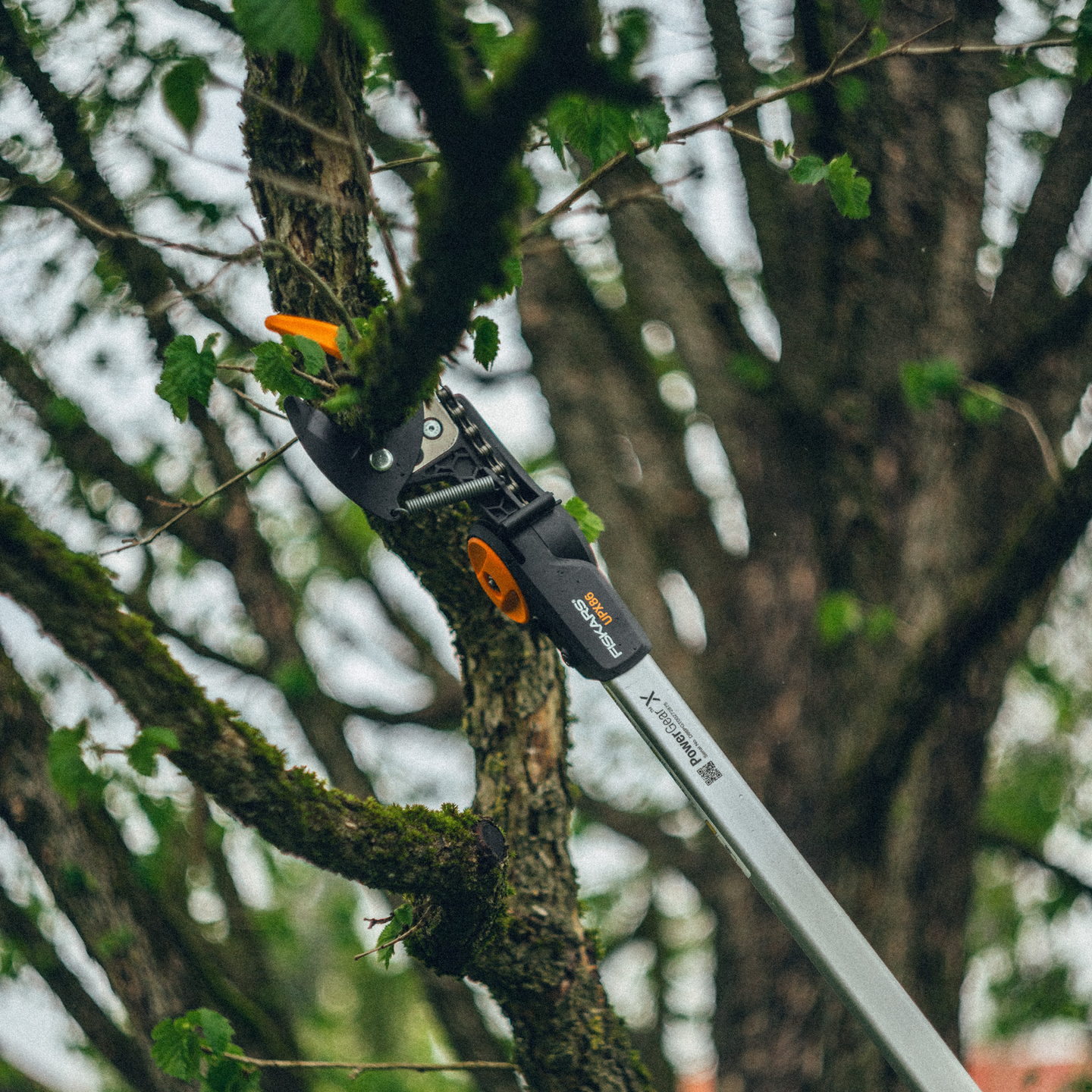 Monitoimileikkuri Fiskars PowerGear X teleskooppi UPX86