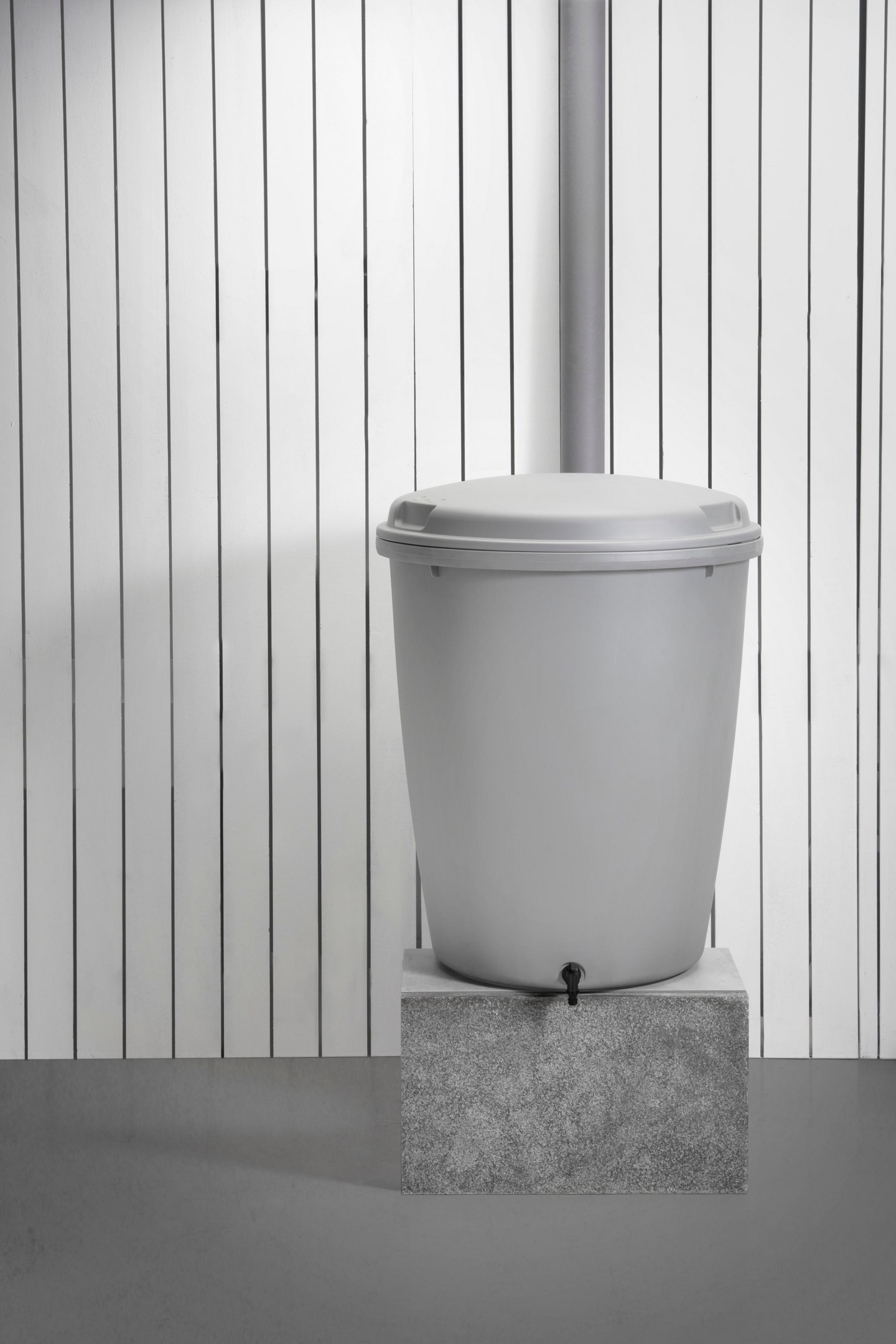 Sadevesisäiliö Kekkilä 210 L