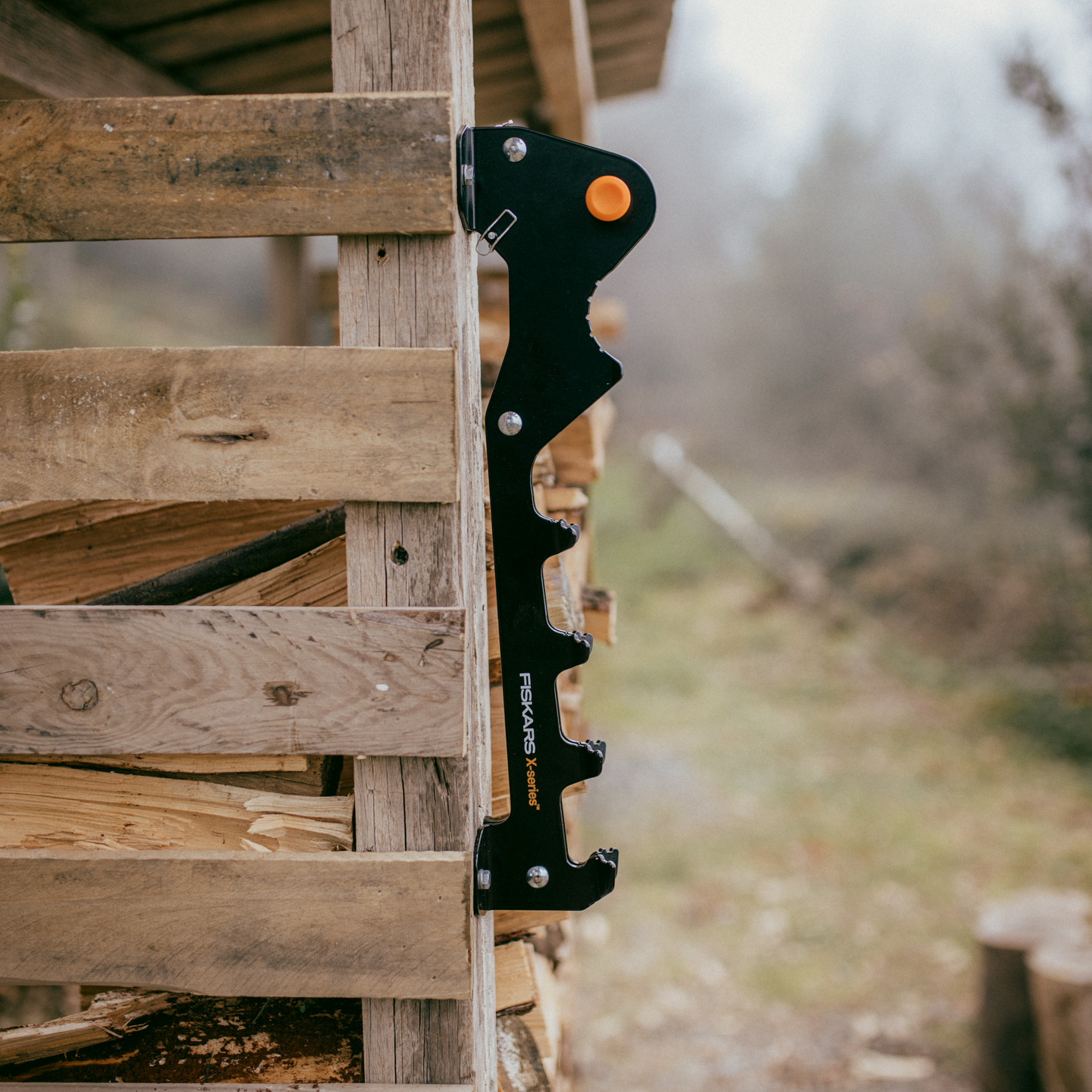 Seinäteline Fiskars X-Series sytykkeenhalkaisijalle