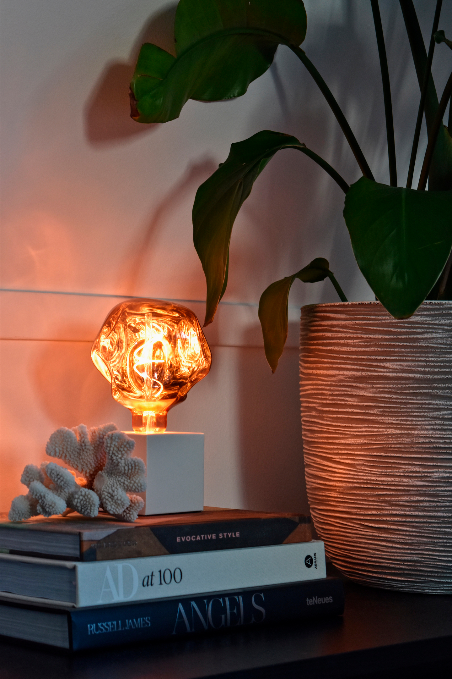 Pöytävalaisin Calex Kuutio E27 mattavalkoinen