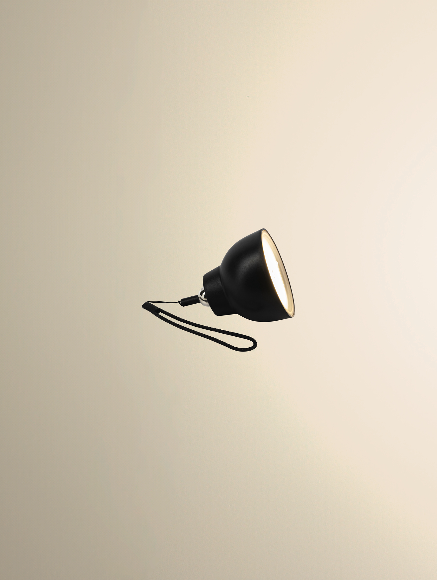 Pöytävalaisin Airam Asle 4-in-1 150lm USB-C musta