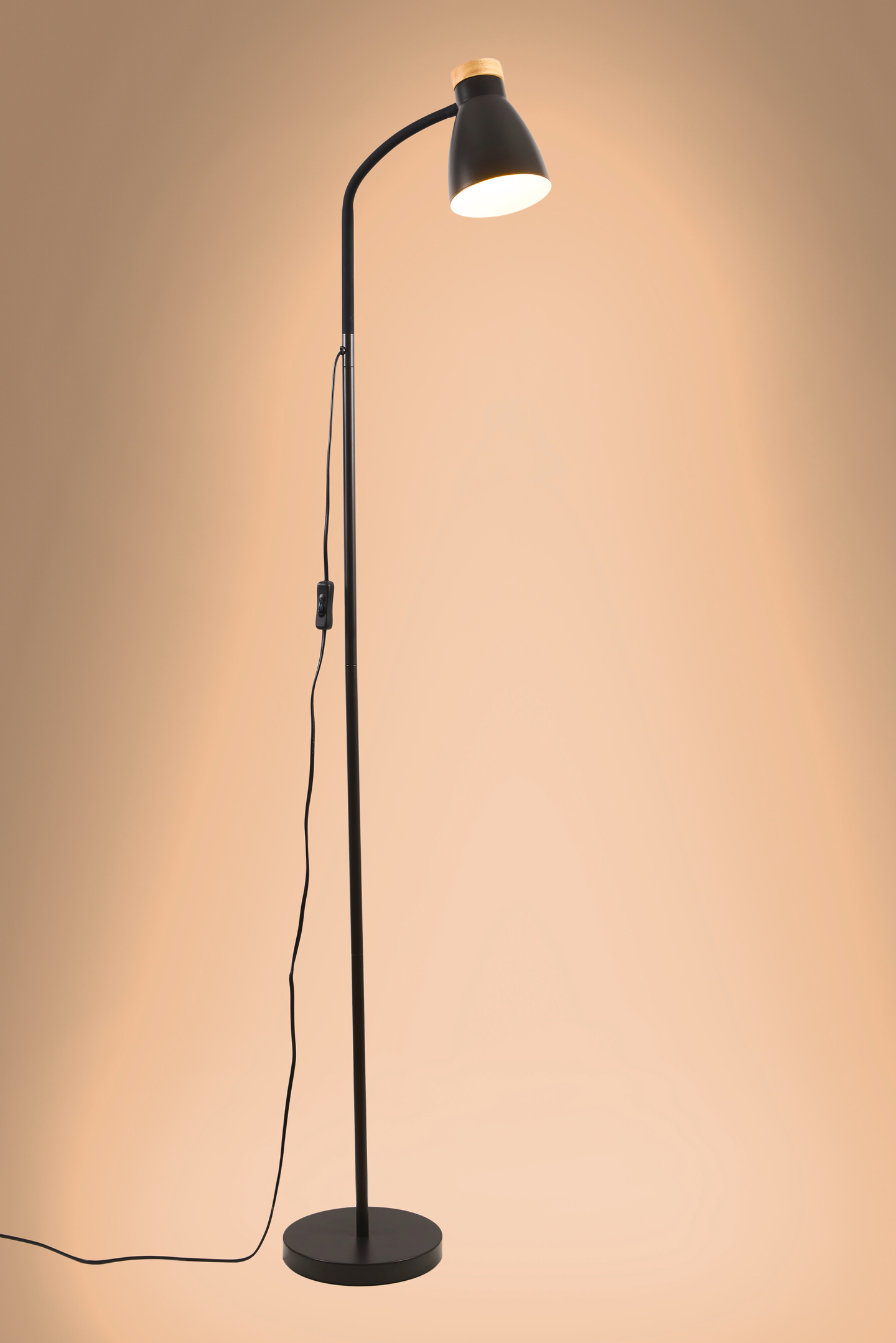 Lattiavalaisin Airam Anoom E27 musta/puu