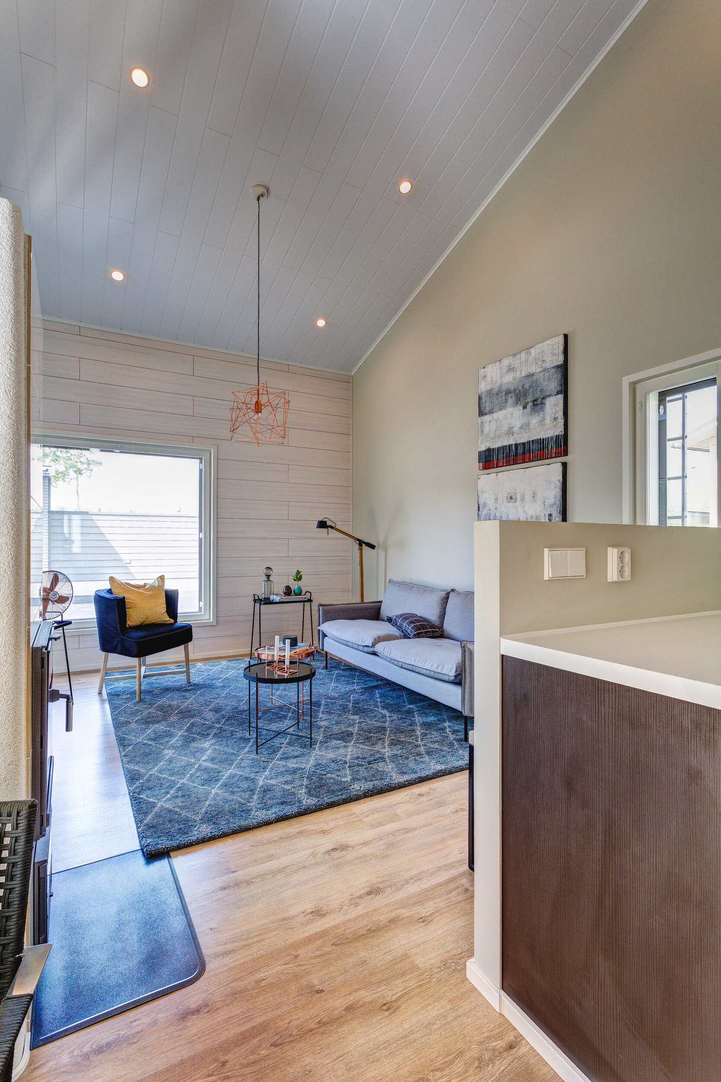 Led-vakiolamppu Airam Onni  360 1055lm 2700K E27 himmennettävä opaali