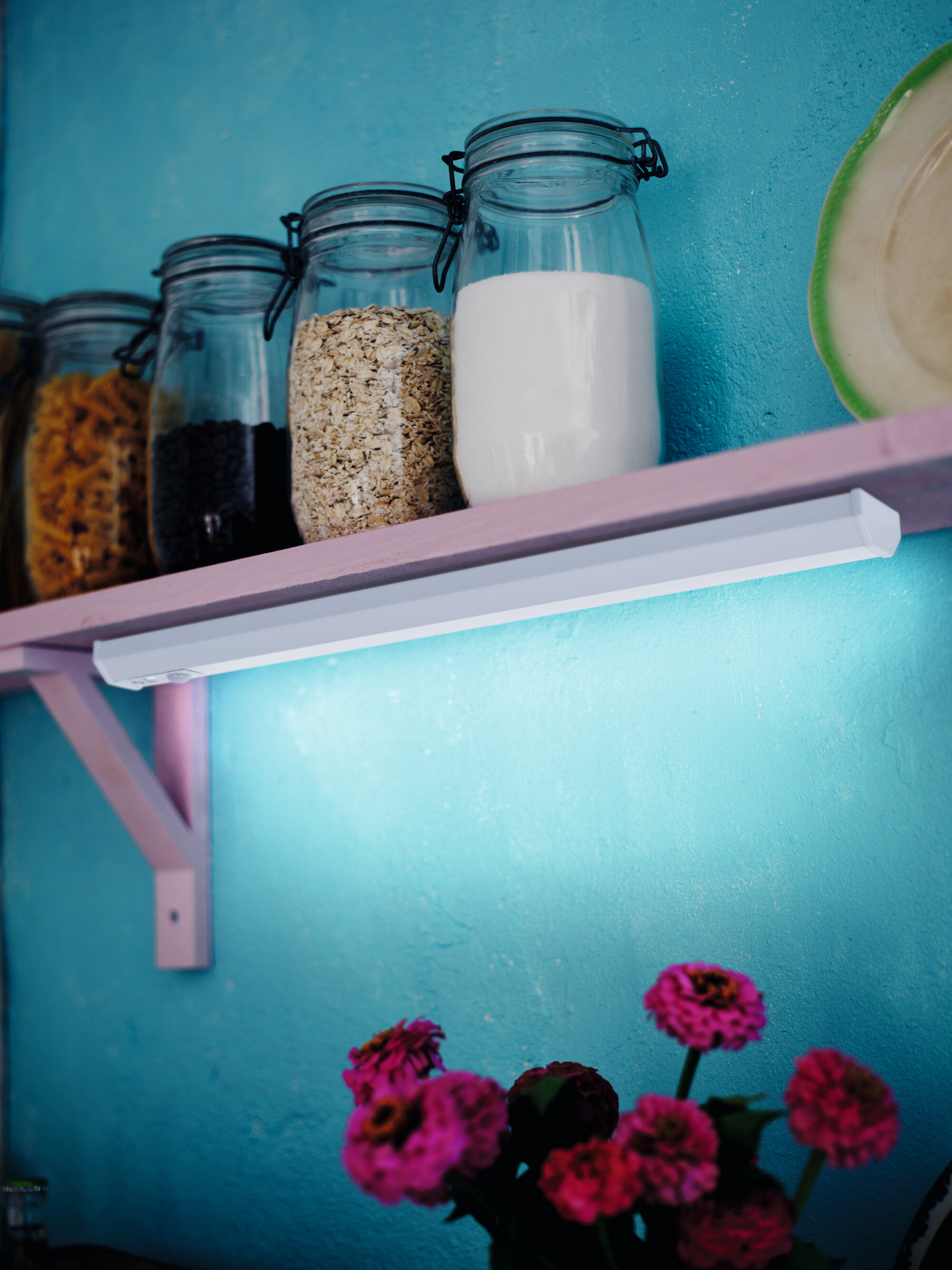 LED-kalustevalaisin OSRAM Linear Backlight 200mm 4000K 50lm Sensor