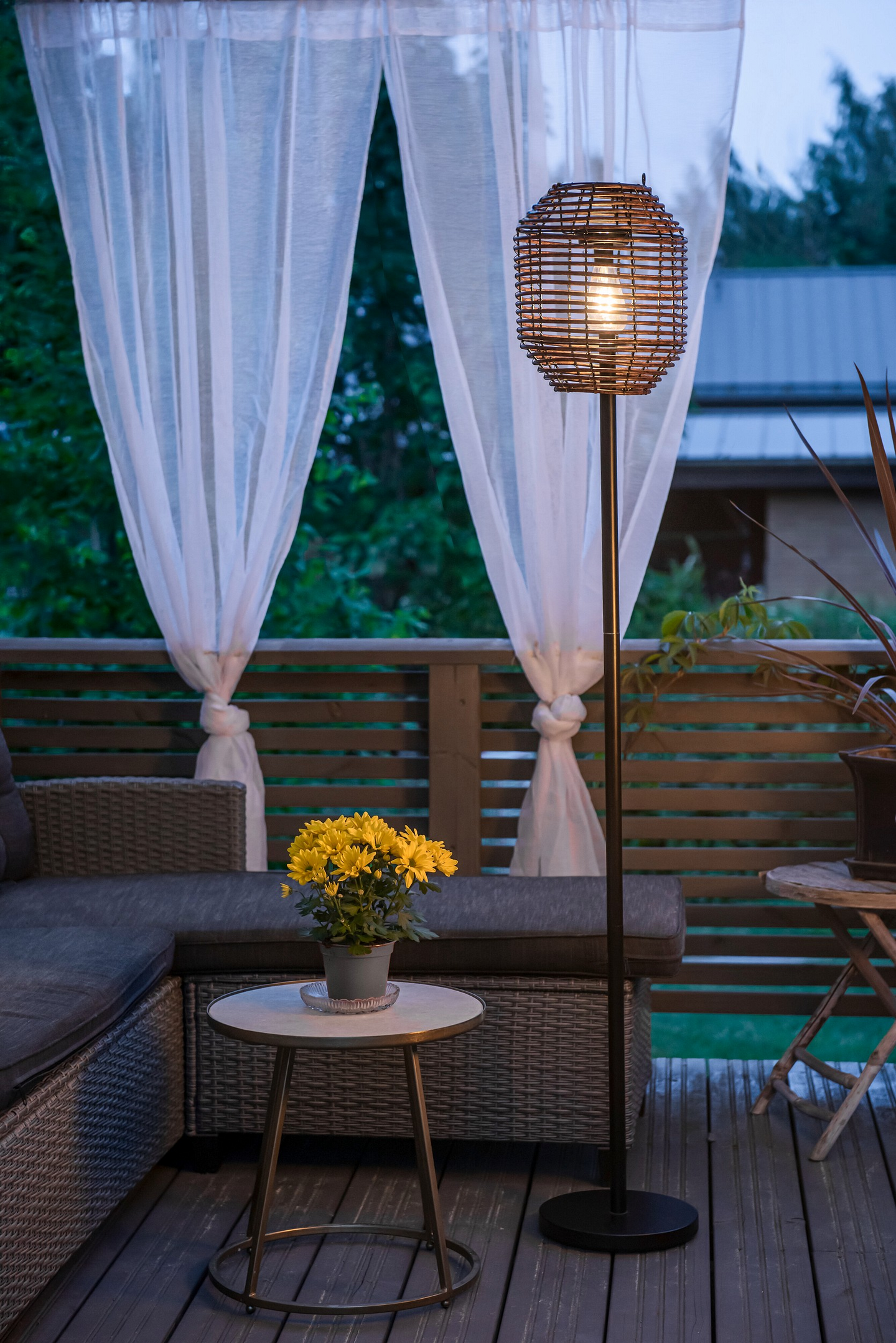 Solar lattiavalaisin Airam Mira Floor