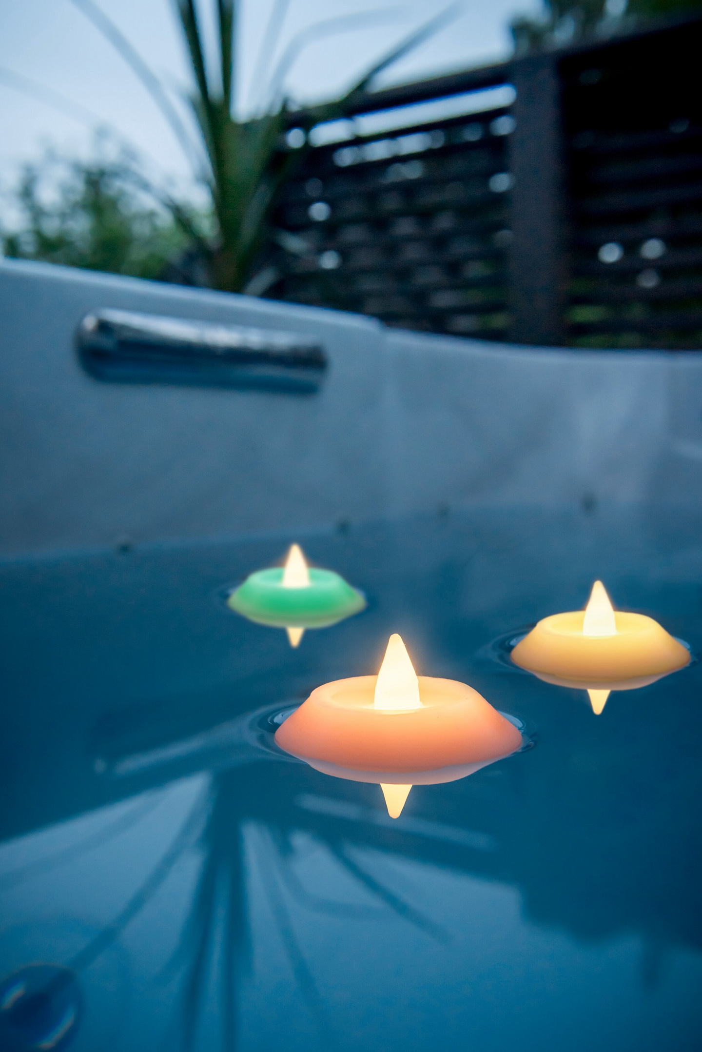 Kelluva kynttilä Airam Tino 3 kpl/setti