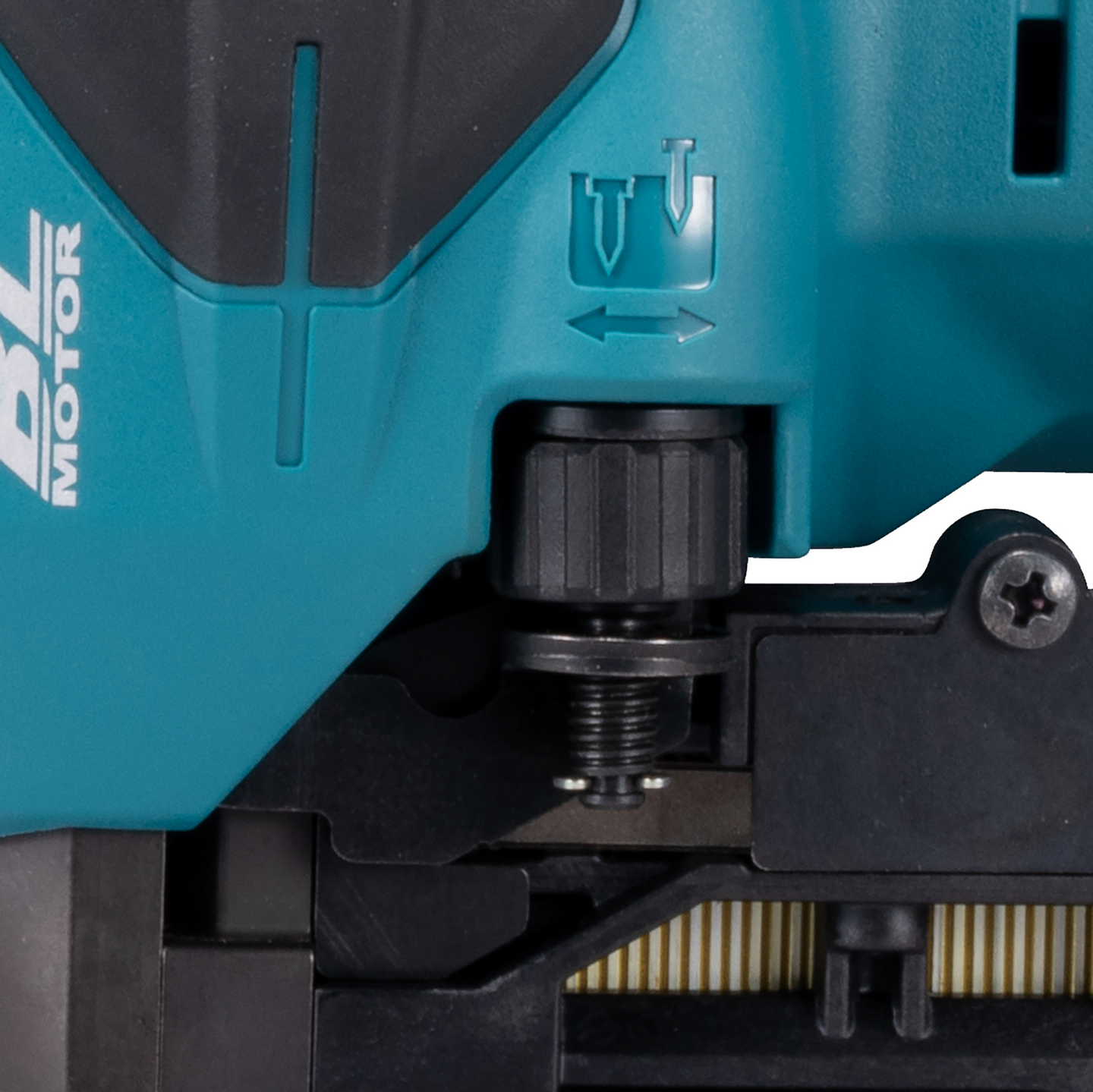 Hakasnaulain Makita DST630ZJ LXT 18V runkoversio