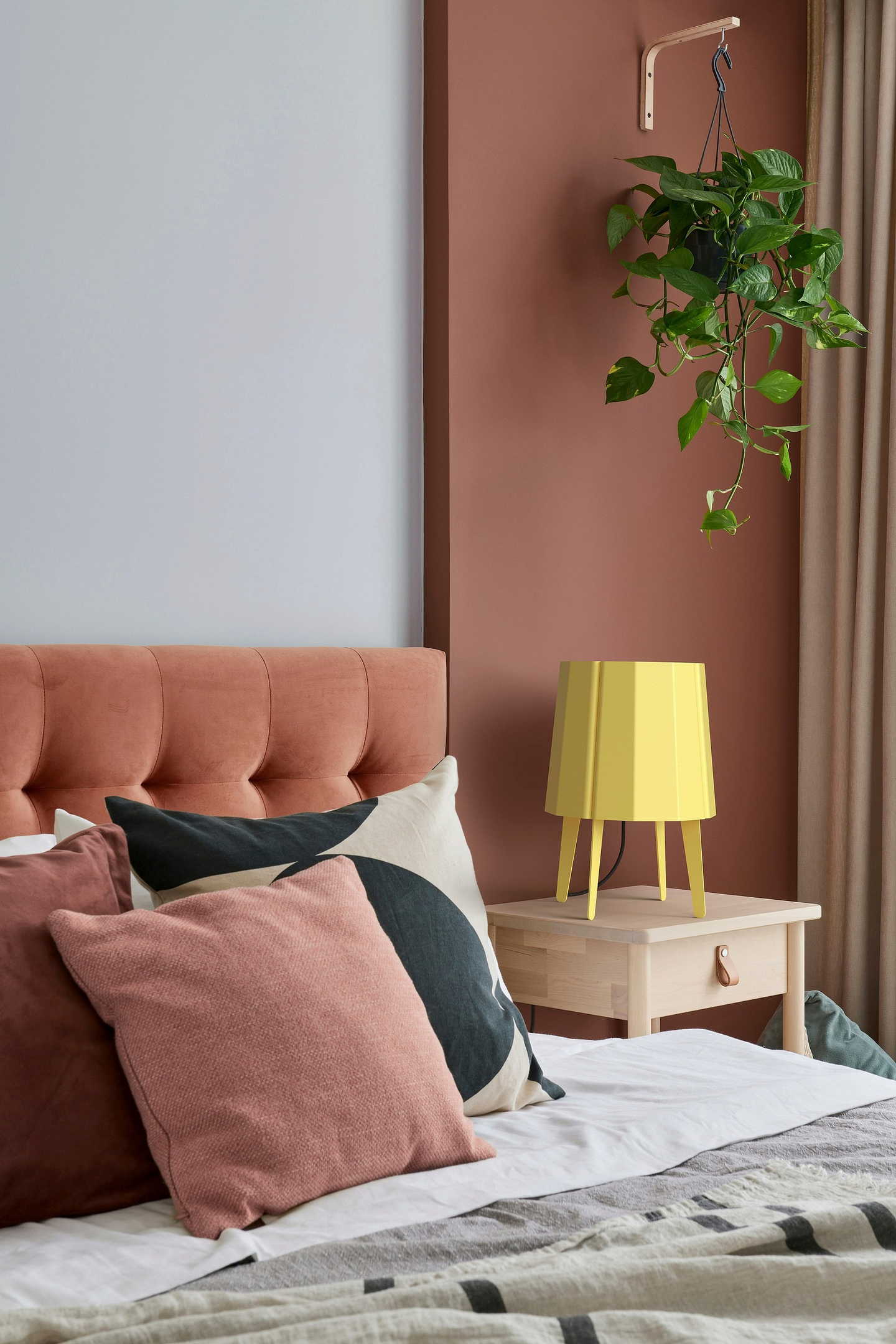 Pöytävalaisin Airam Laune E27 vaniljankeltainen