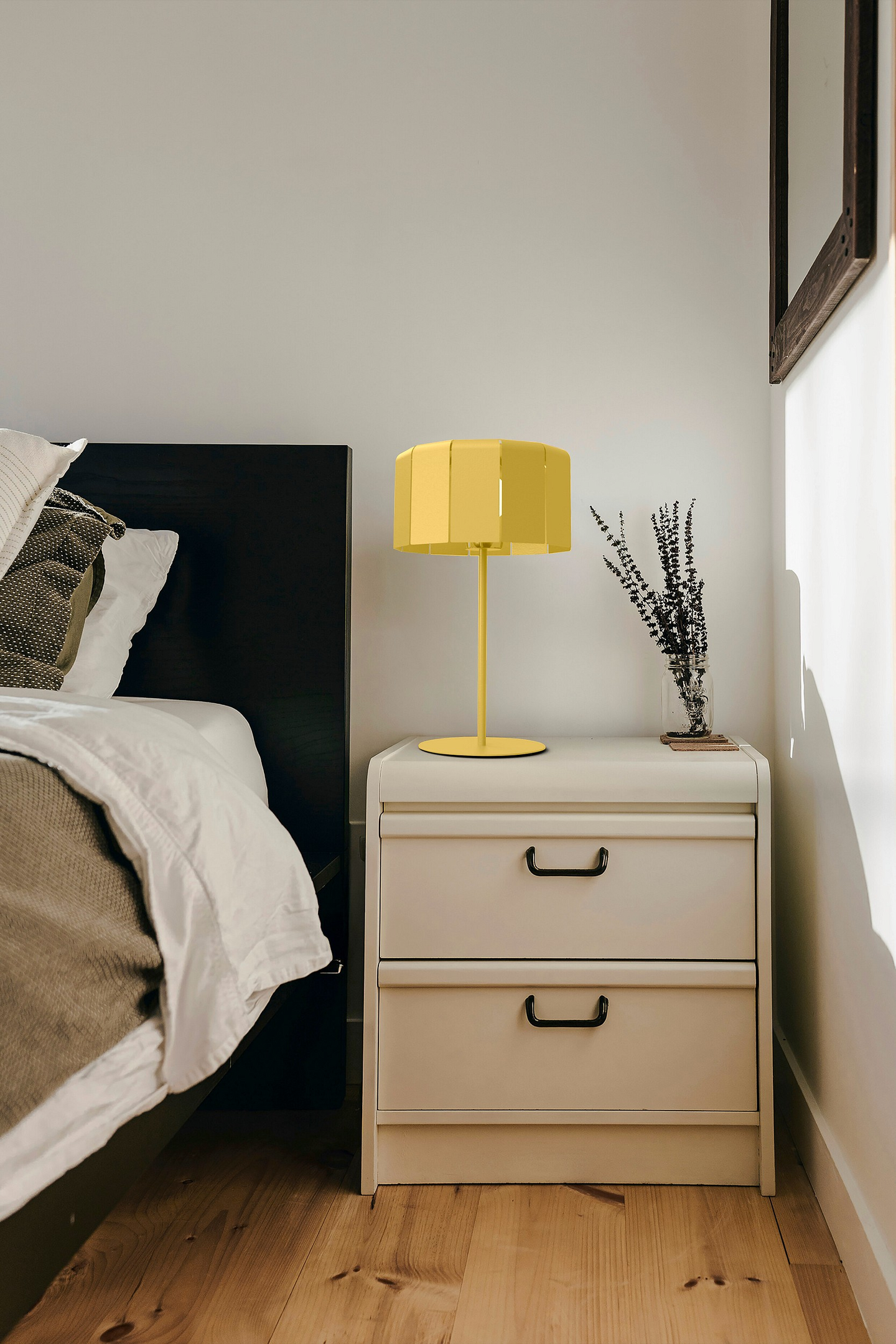 Pöytävalaisin Airam Karisto E27 vaniljankeltainen