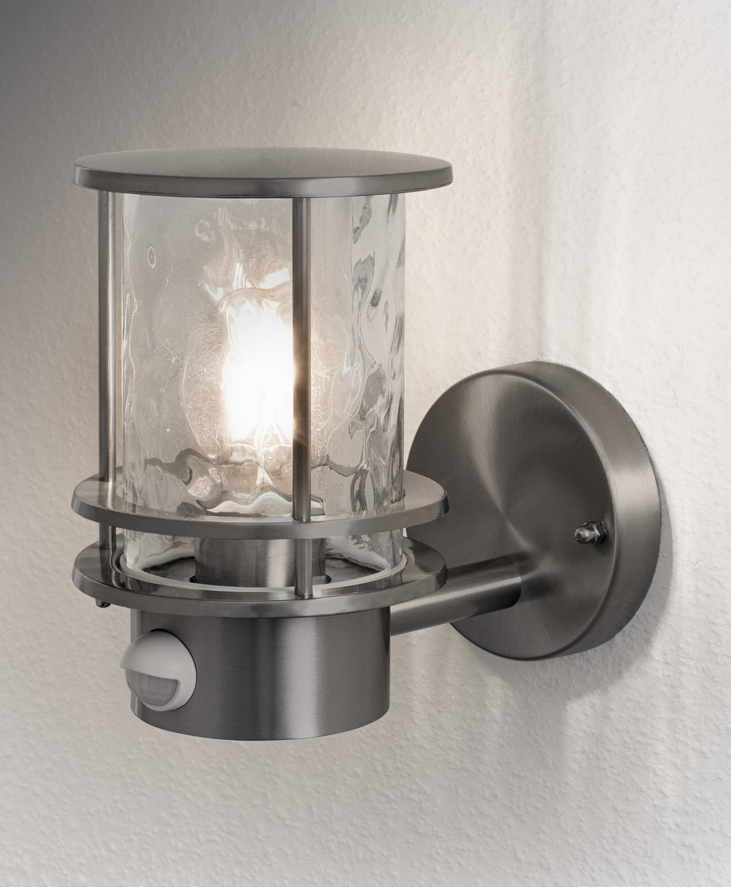 Led-seinävalaisin OSRAM Endura Classic Post Up E27 teräs IP44 tunnistimella