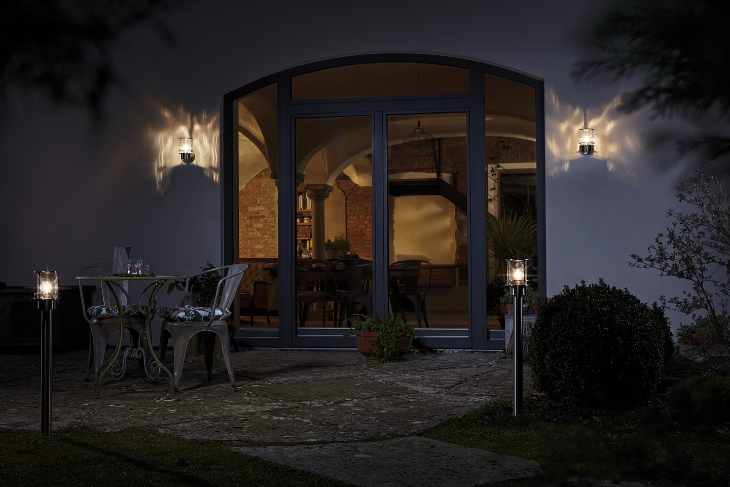 Led-pollarivalaisin OSRAM Endura Classic Post E27 teräs IP44