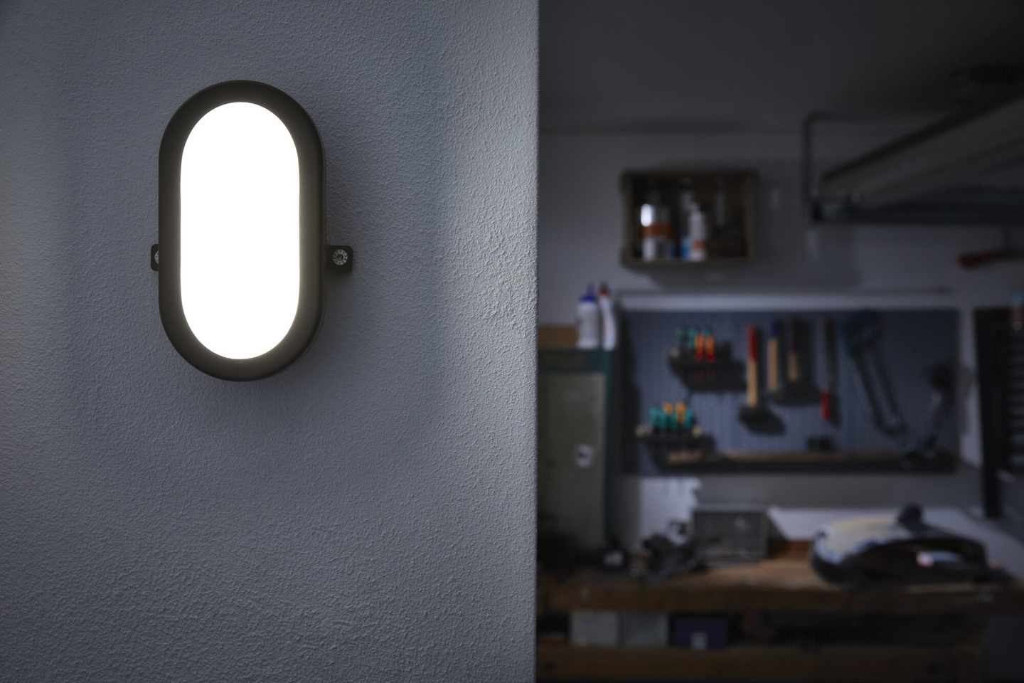 Led-valaisin OSRAM Bulkhead 11W 4000K 840lm IP54 musta