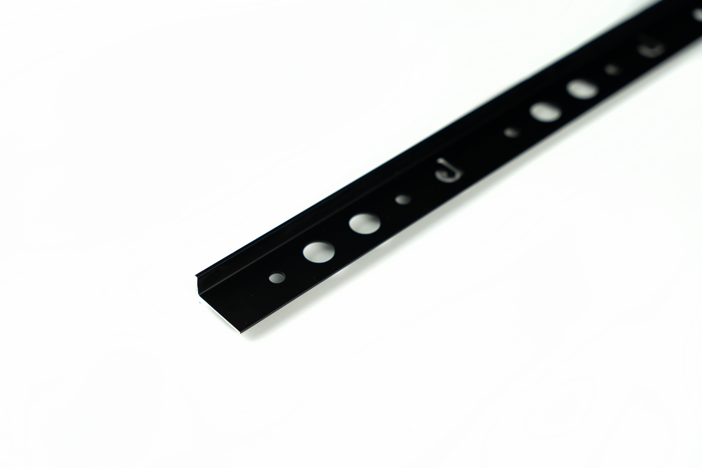 Laattapäätelista 8mm Carbon Black 2500mm