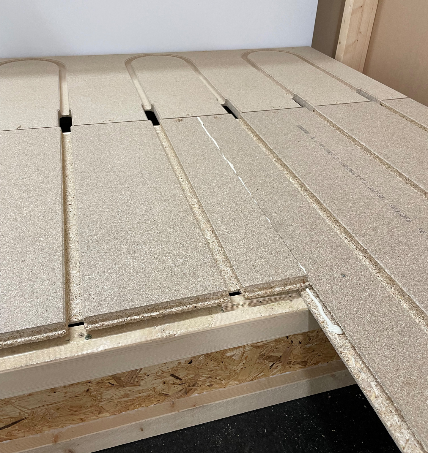 THERMOGOLV 22x620x1820 31ST/BUNT SPÅNSKIVA SPÅRAD