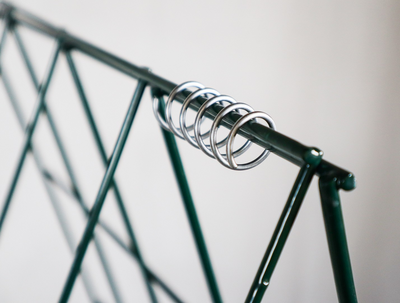 Köynnöstuki metallisäleikkö 122x43cm