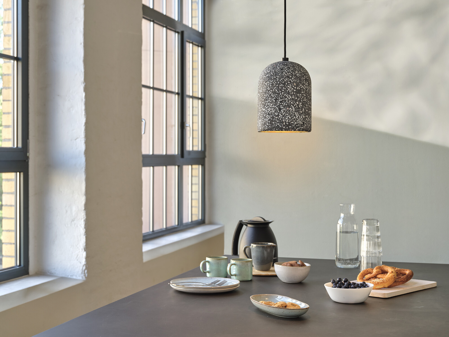 Riippuvalaisin OSRAM Decor Terrazzo Pill E27 musta