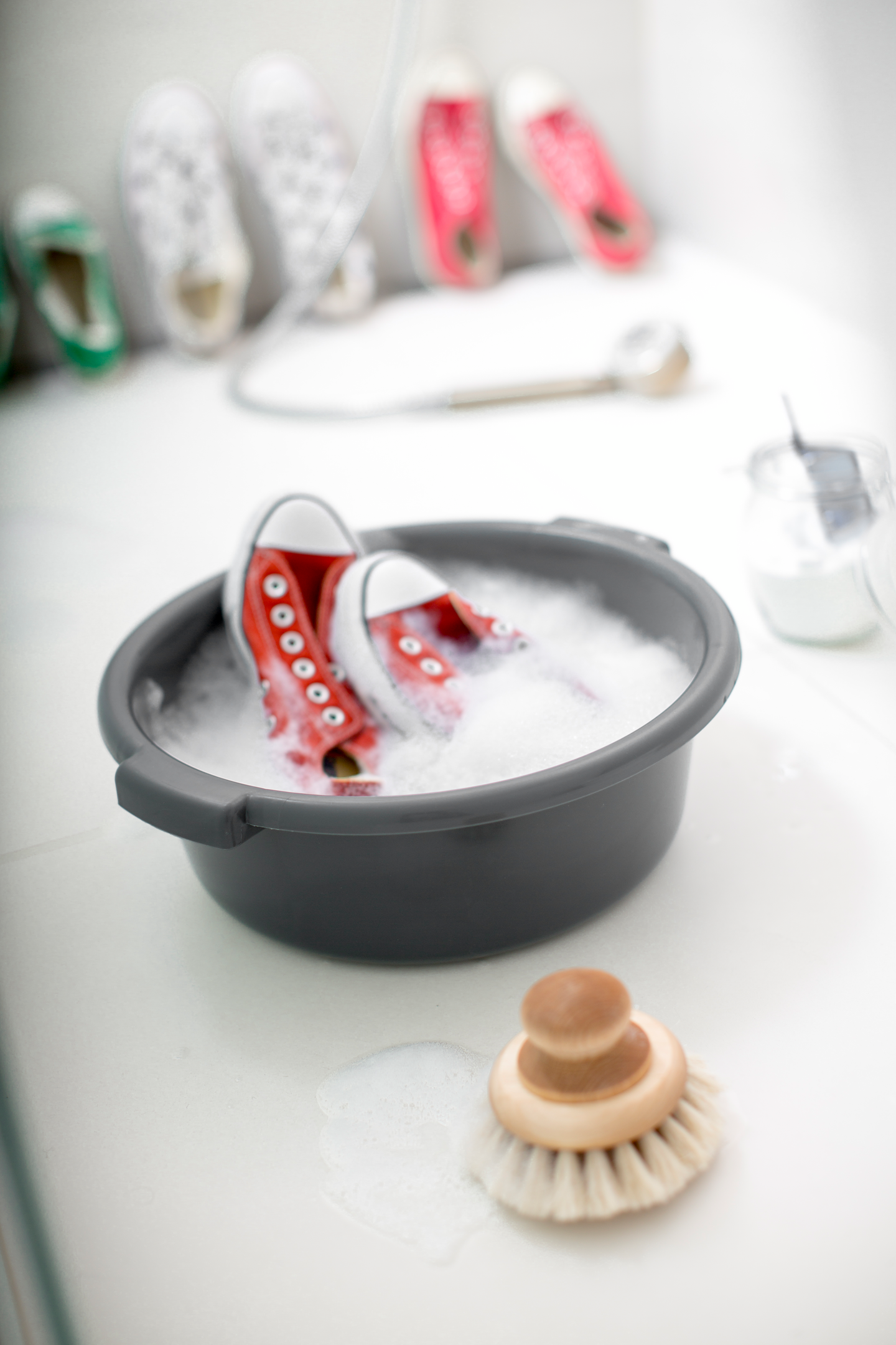 Pesuvati Orthex 8l tummanharmaa