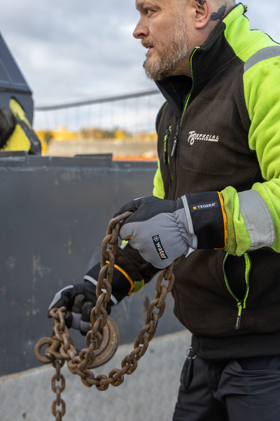 SYNTETLÄDERHANDSKE TEGERA 9113 STL 13